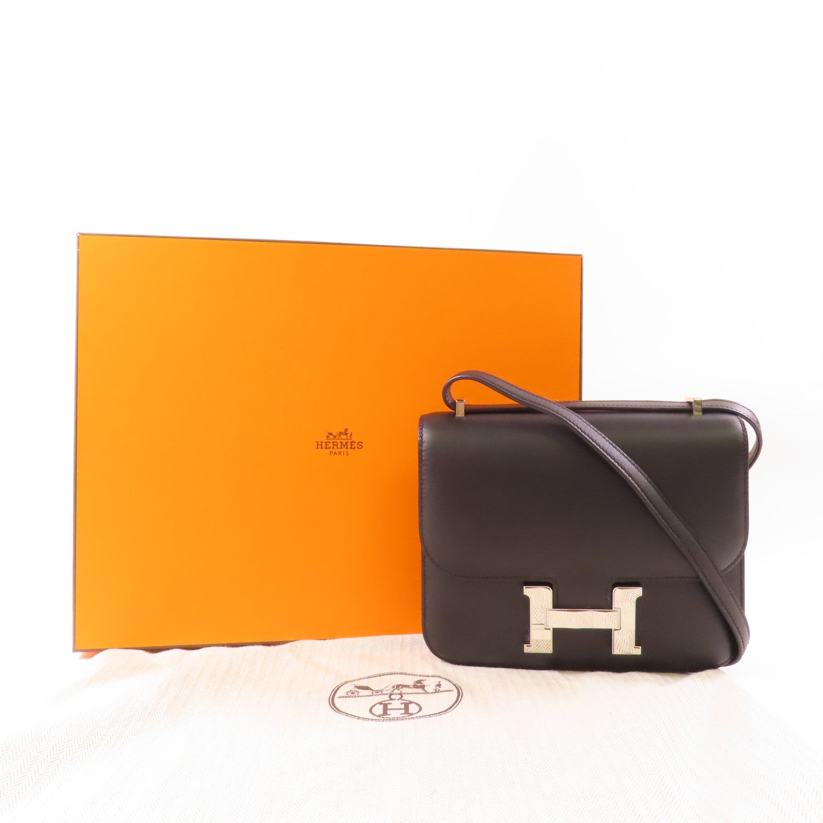 HERMES Swift皮革Constance Mini銀扣肩背袋Noir