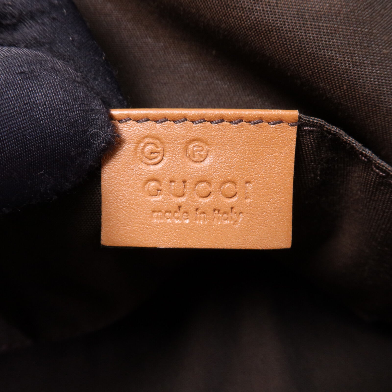 GUCCI 牛皮皮革Shoulder Bag銀扣肩背袋