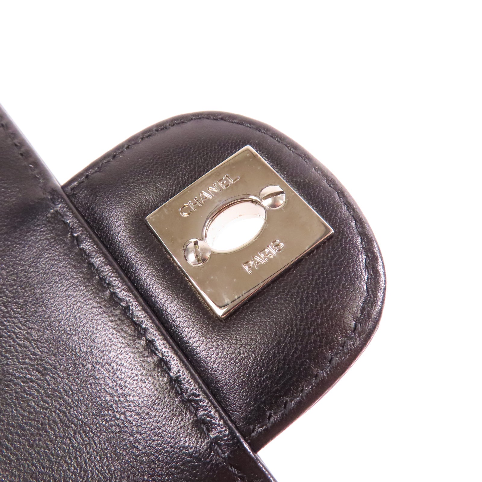 CHANEL 漆皮皮革Camelia Kettentasche Clutch銀扣鏈帶肩背袋