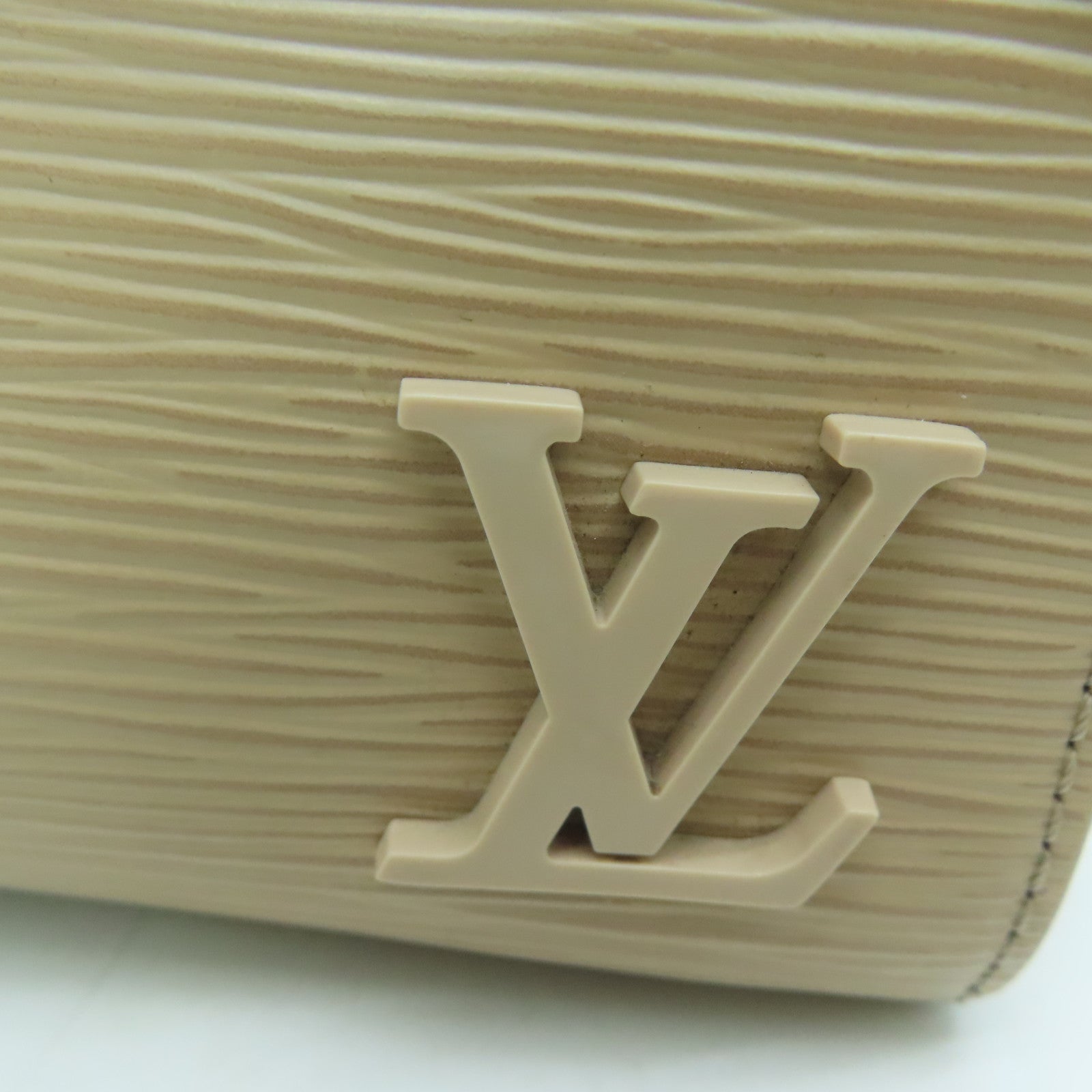 LOUIS VUITTON Epi Cluny BB银扣手挽肩背两用袋米色