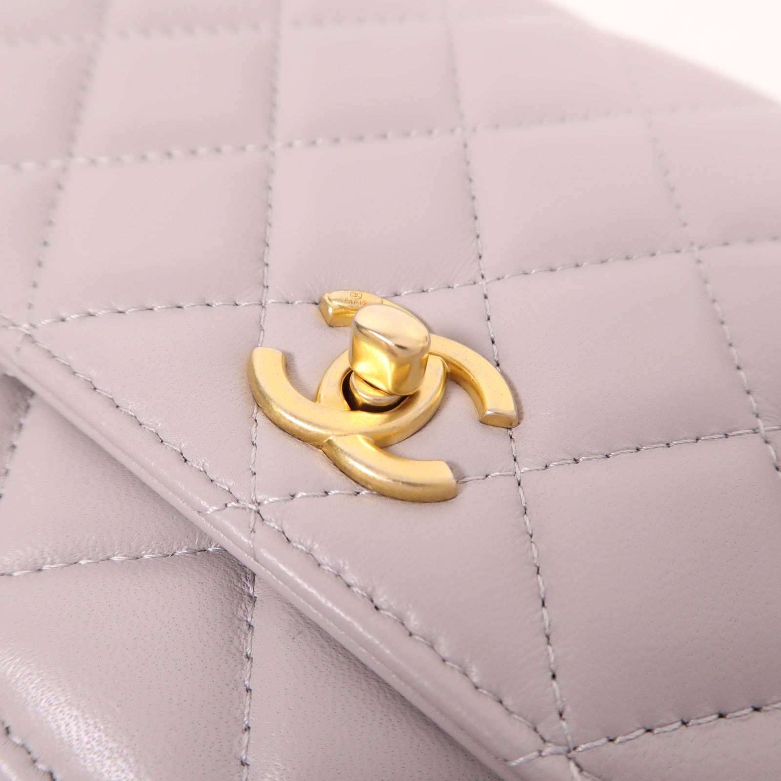 CHANEL 羊皮皮革WOC Wallet On Chain金扣鏈帶肩背袋
