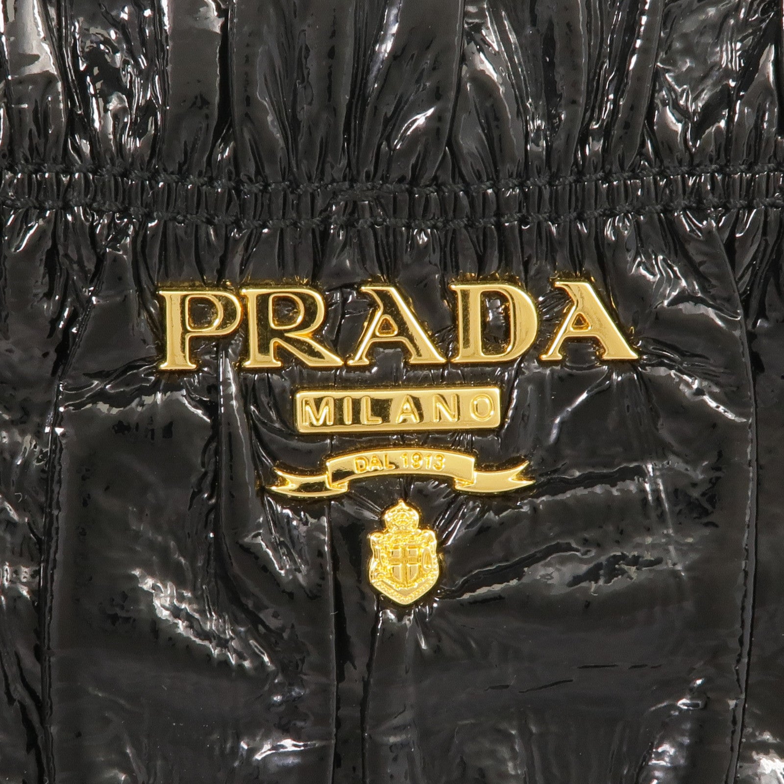 PRADA 漆皮皮革Clutch金扣手拿包