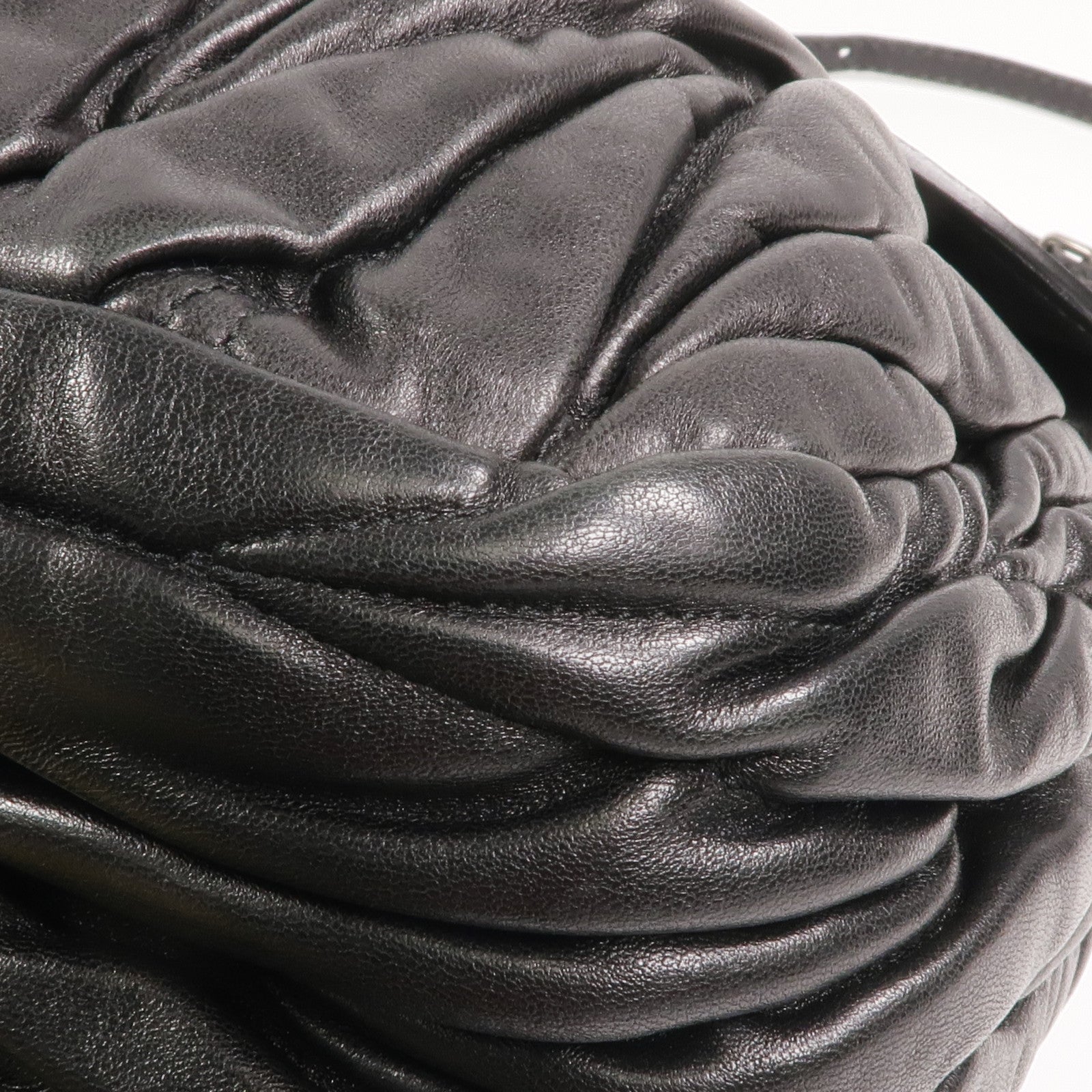 Miu Miu 羊皮皮革Chain Shoulder銀扣鏈帶肩背袋