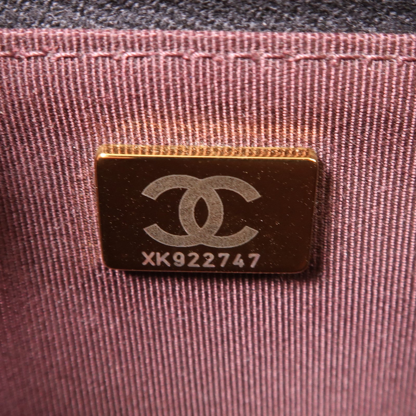 CHANEL 牛皮皮革WOC Wallet On Chain金扣鏈帶肩背袋