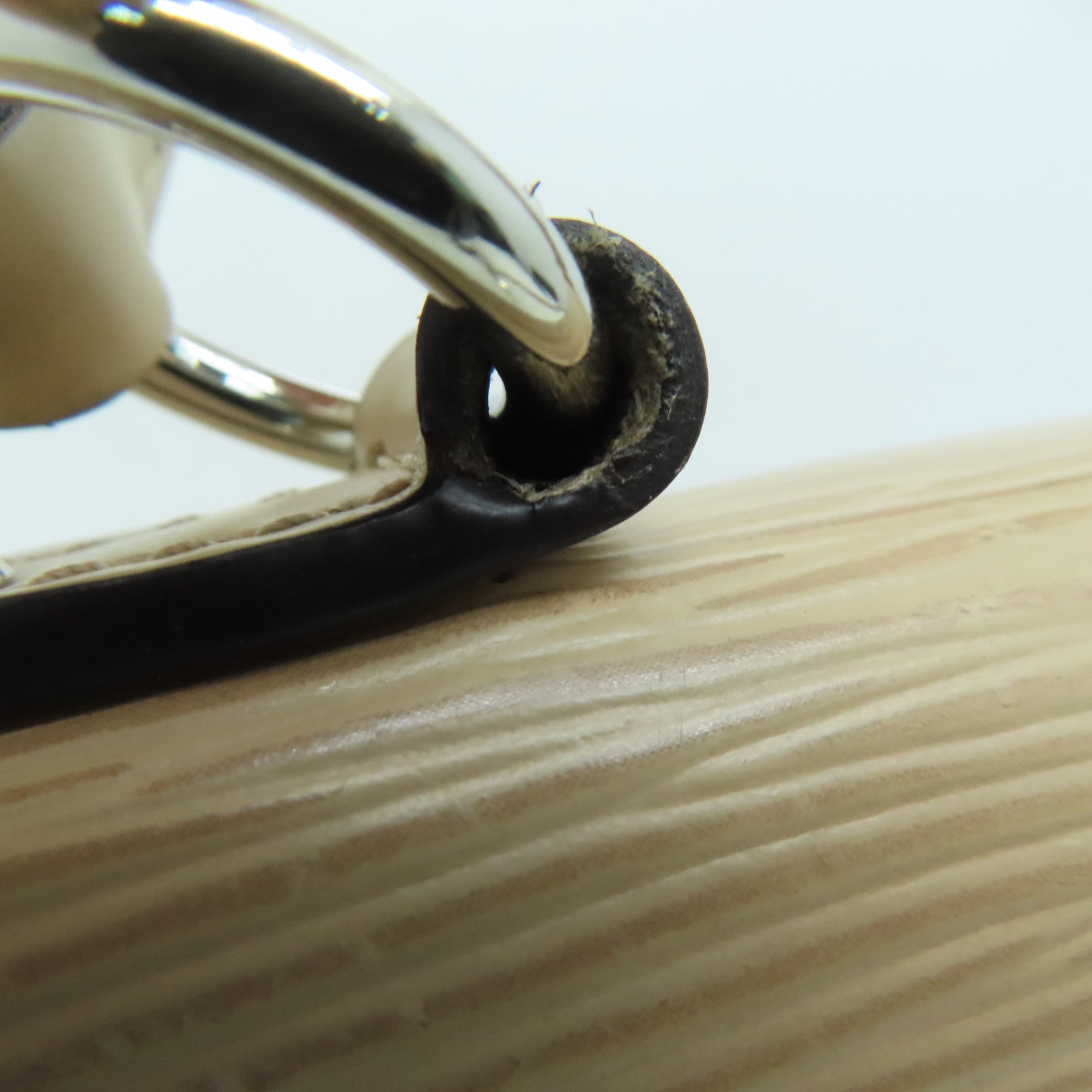 LOUIS VUITTON Epi Cluny BB银扣手挽肩背两用袋米色