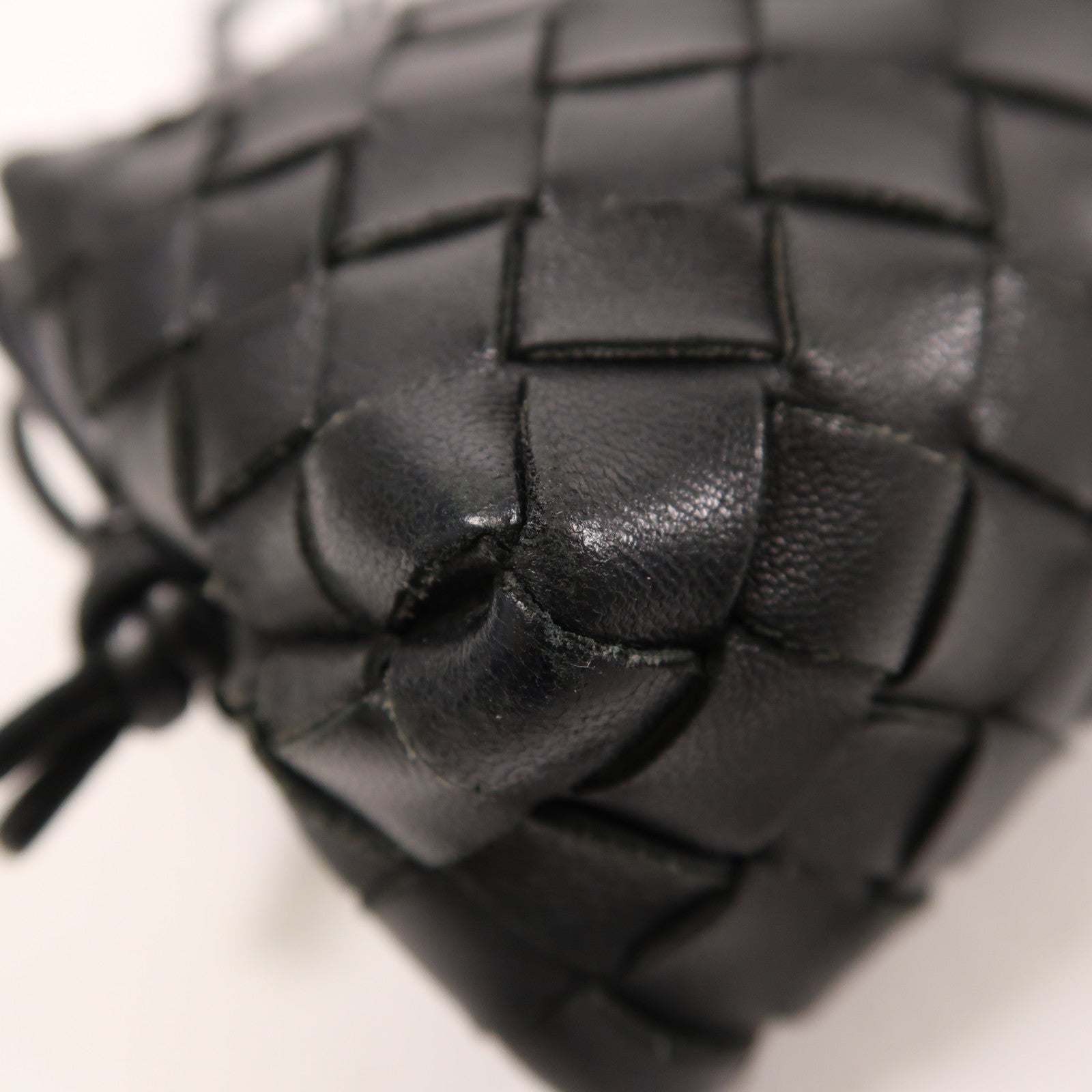 BOTTEGA VENETA 牛皮皮革Mini Loop Camera Bag金扣肩背袋