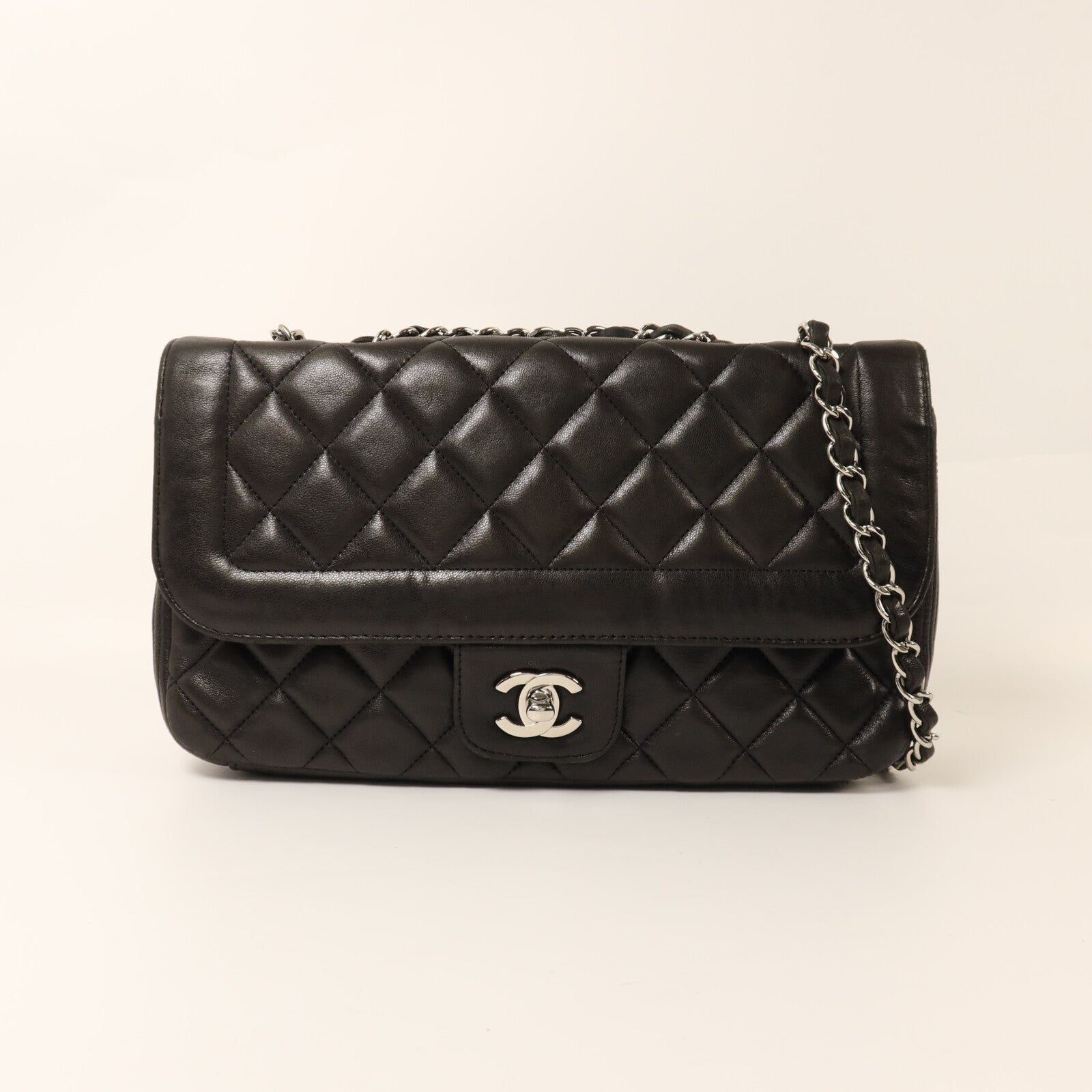 CHANEL 羊皮皮革Chain Shoulder銀扣鏈帶肩背袋