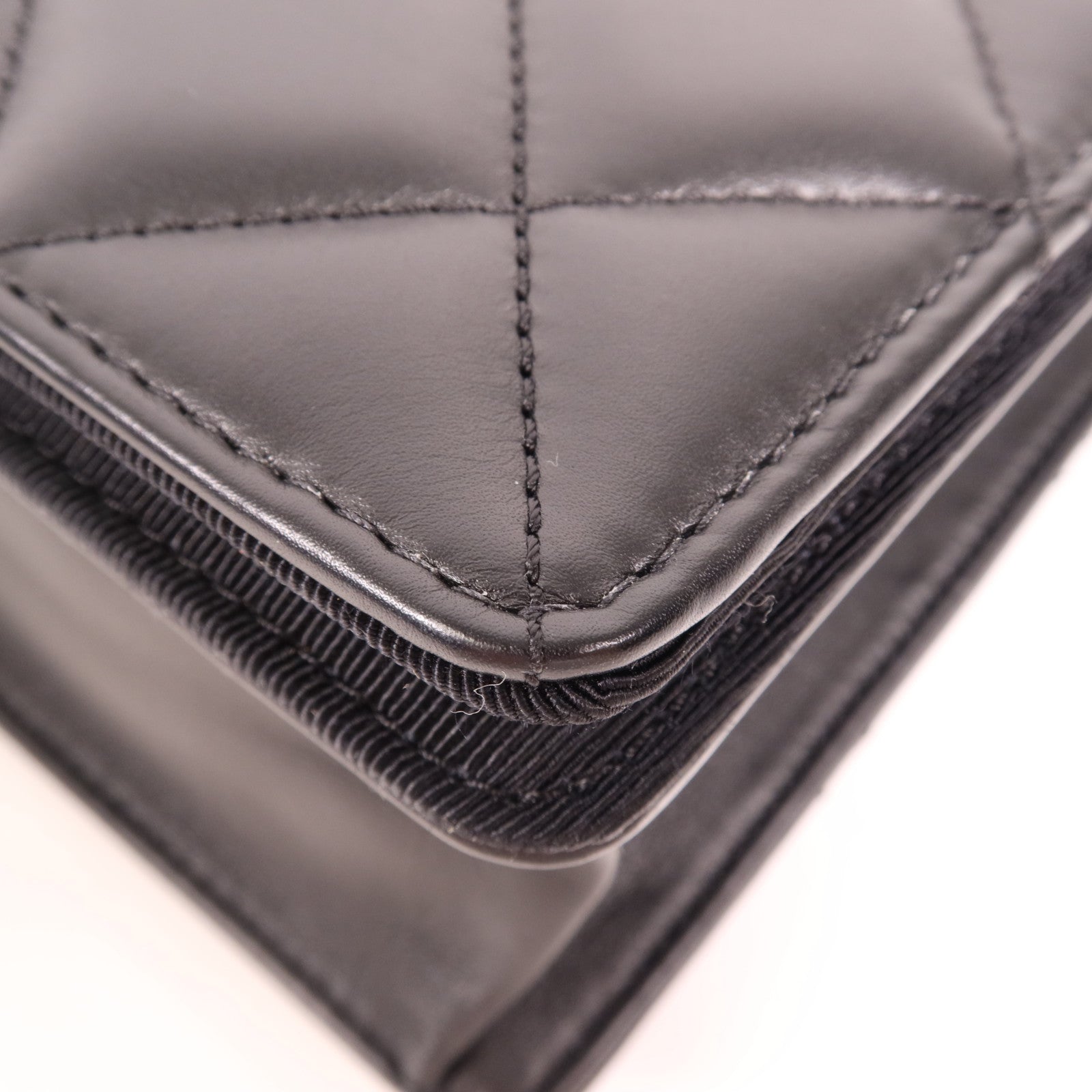 CHANEL 羊皮皮革Chain Shoulder銀扣肩背袋