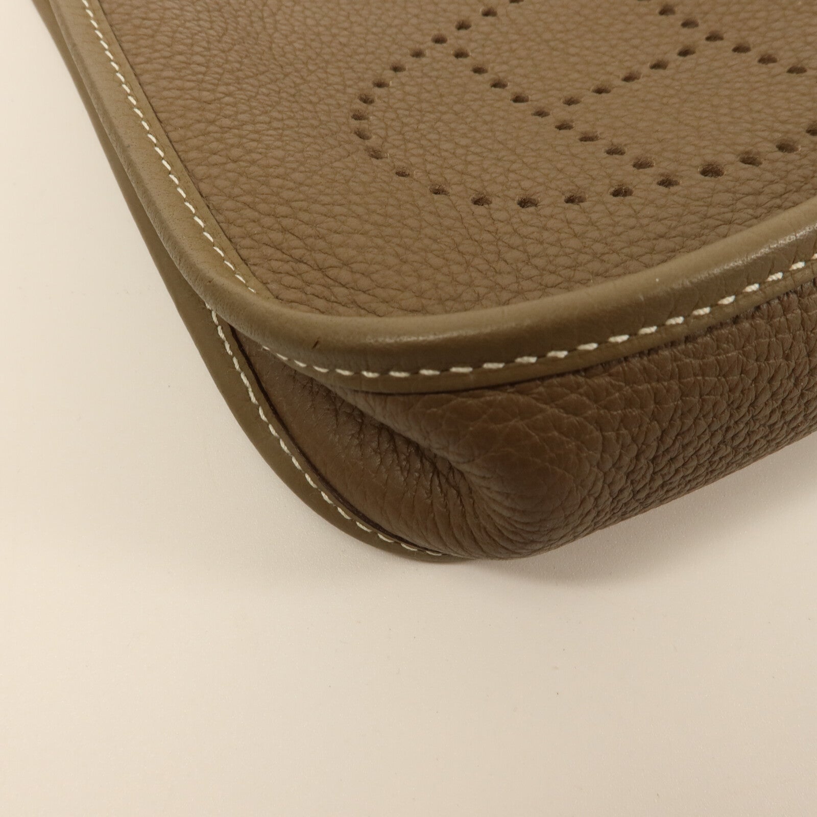 HERMES Clemence皮革Evelyne TPM肩背袋Etoupe