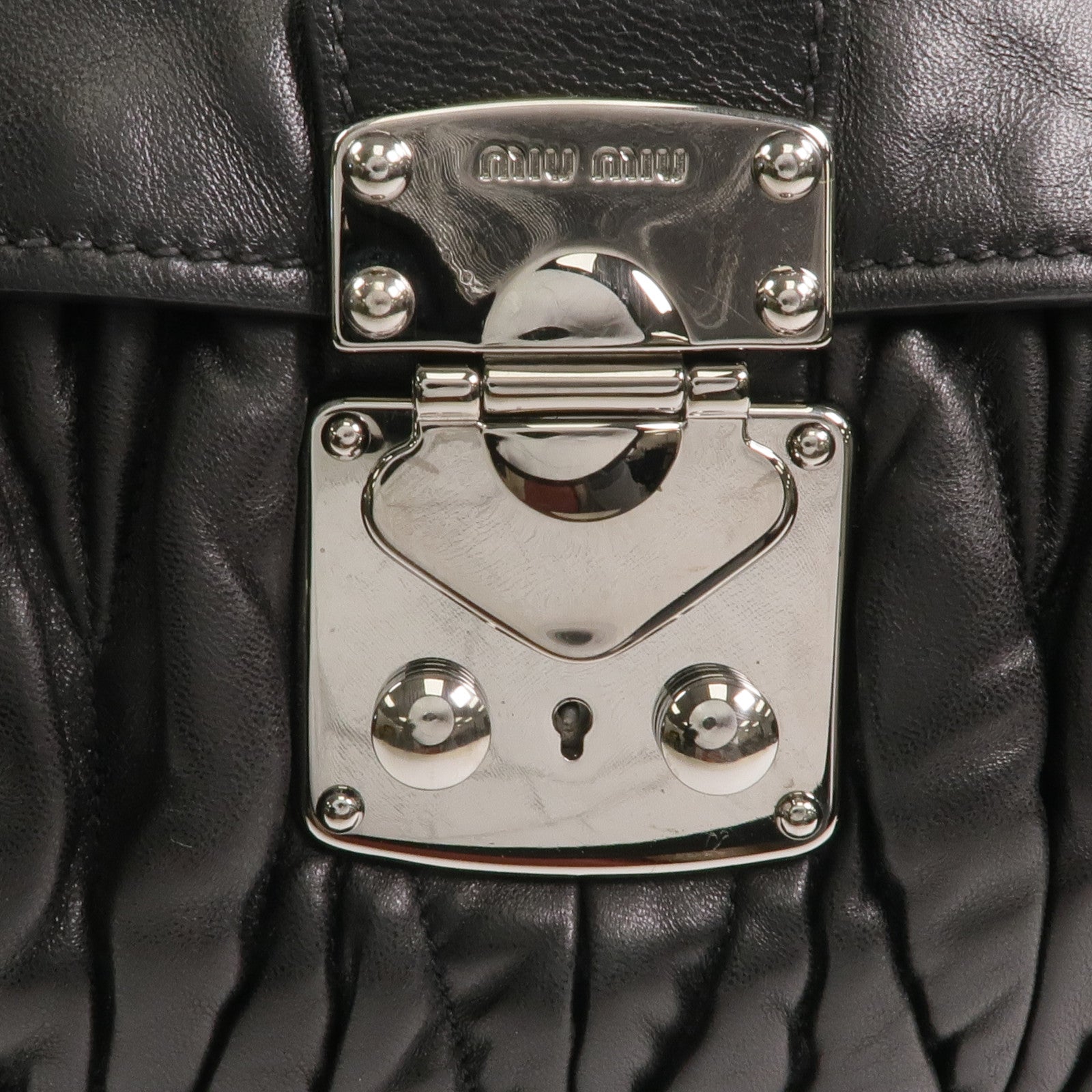 Miu Miu 羊皮皮革Chain Shoulder銀扣鏈帶肩背袋