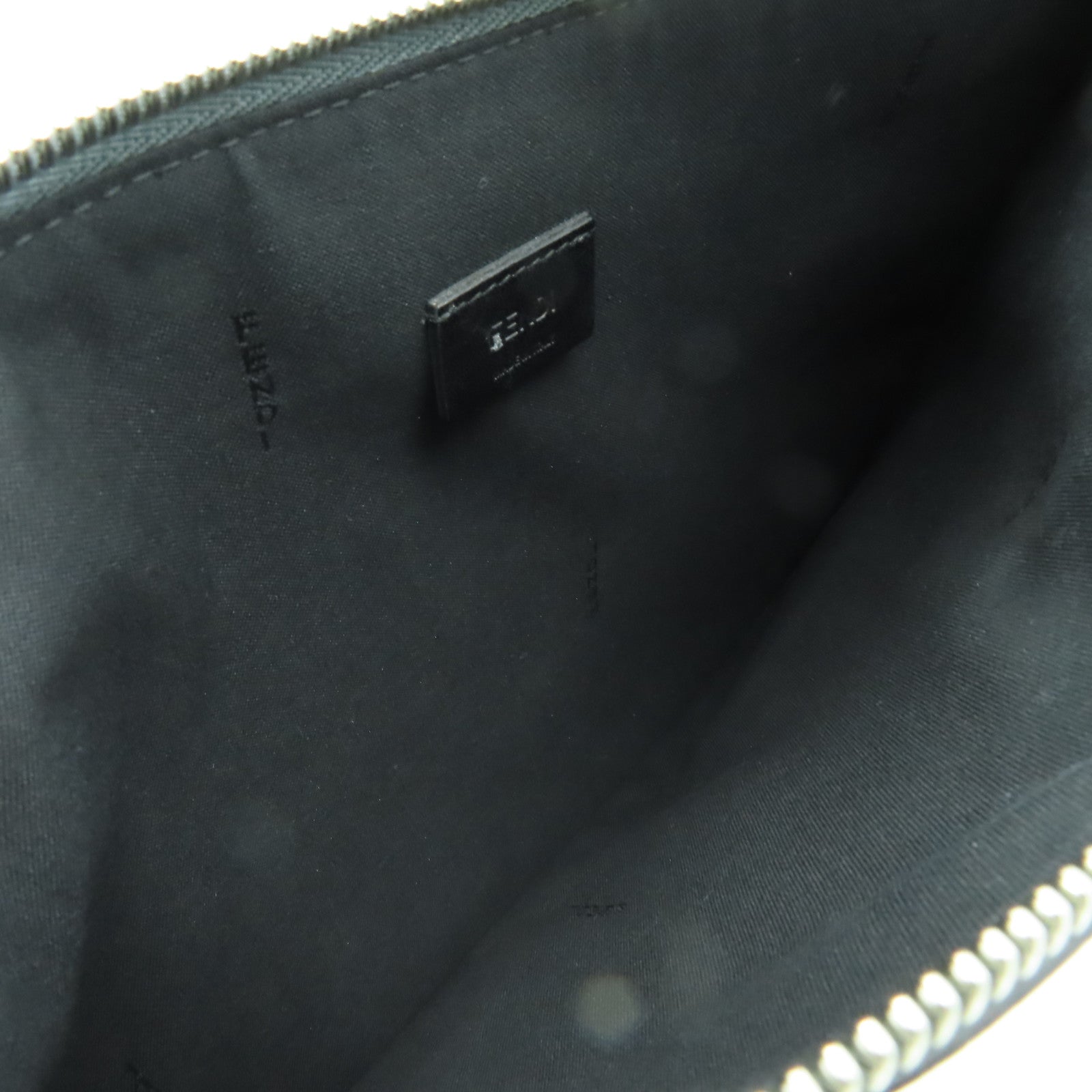 FENDI 【激減優惠】牛皮皮革Monster Eye Pouch銀扣手拿包灰色