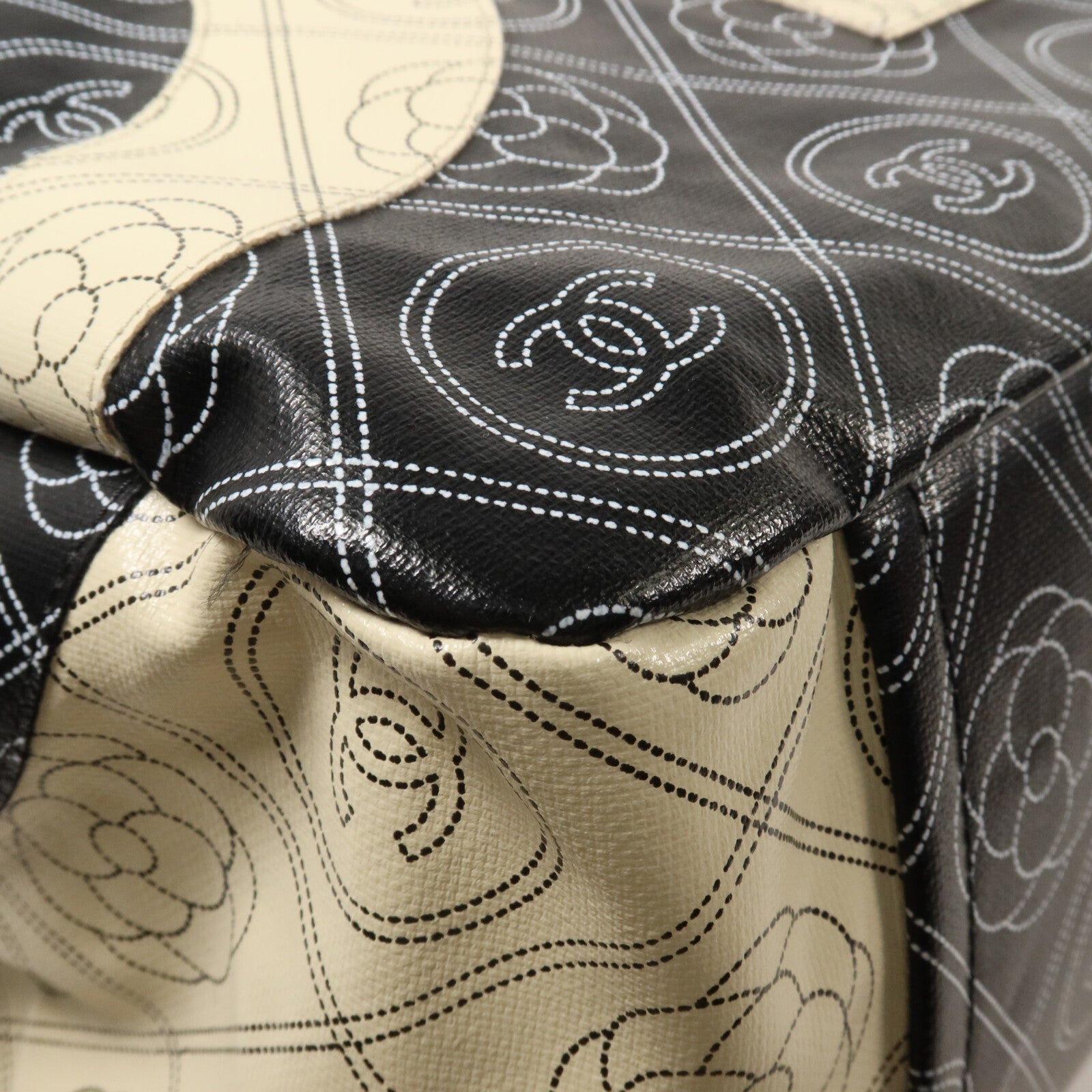 CHANEL 塗層帆布Maxi Bowling Bag鏈帶手挽肩背兩用袋