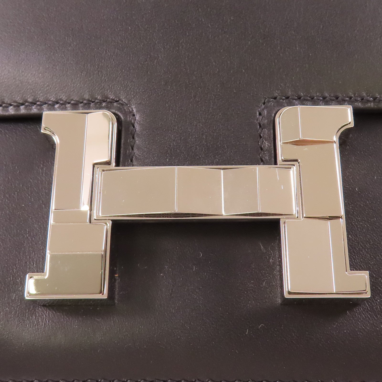 HERMES 【激減優惠】Swift皮革Constance Mini銀扣肩背袋Noir