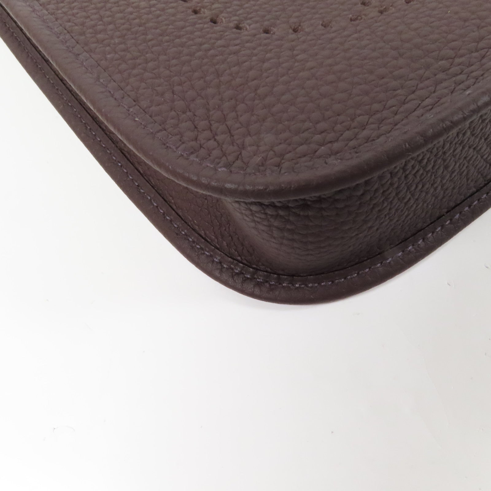 HERMES Clemence皮革Evelyne TPM銀扣肩背袋Rouge Sellier