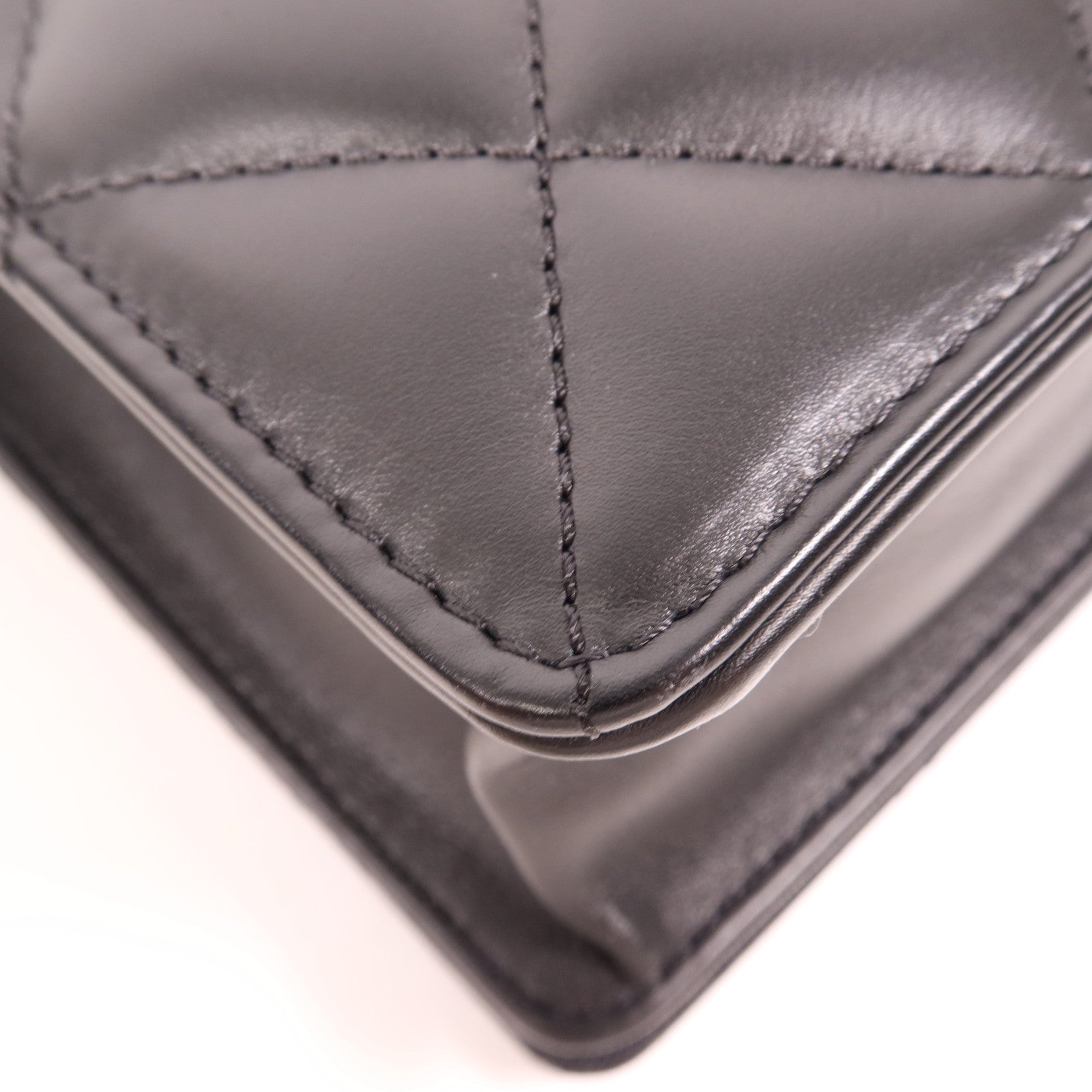 CHANEL 羊皮皮革Chain Shoulder銀扣肩背袋