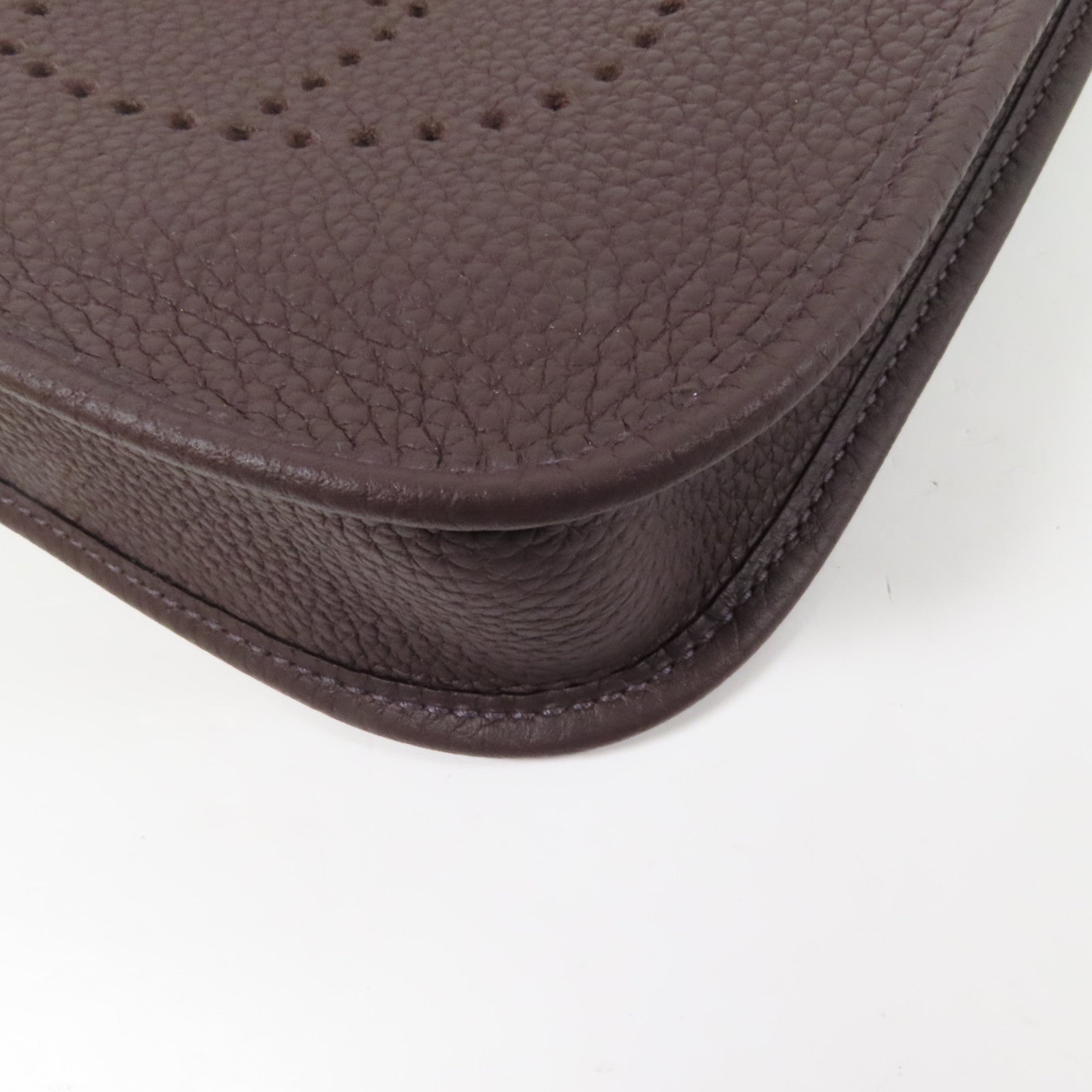 HERMES Clemence皮革Evelyne TPM銀扣肩背袋Rouge Sellier