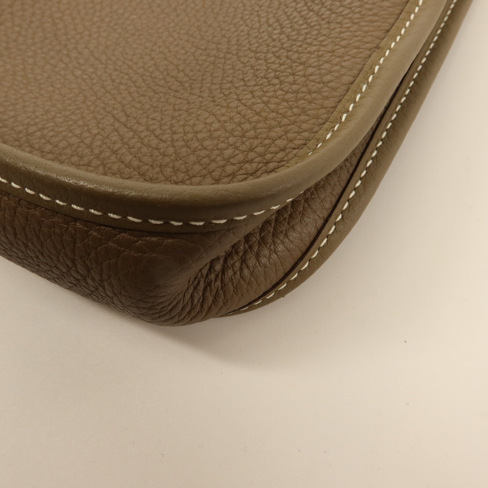 HERMES Clemence皮革Evelyne TPM肩背袋Etoupe
