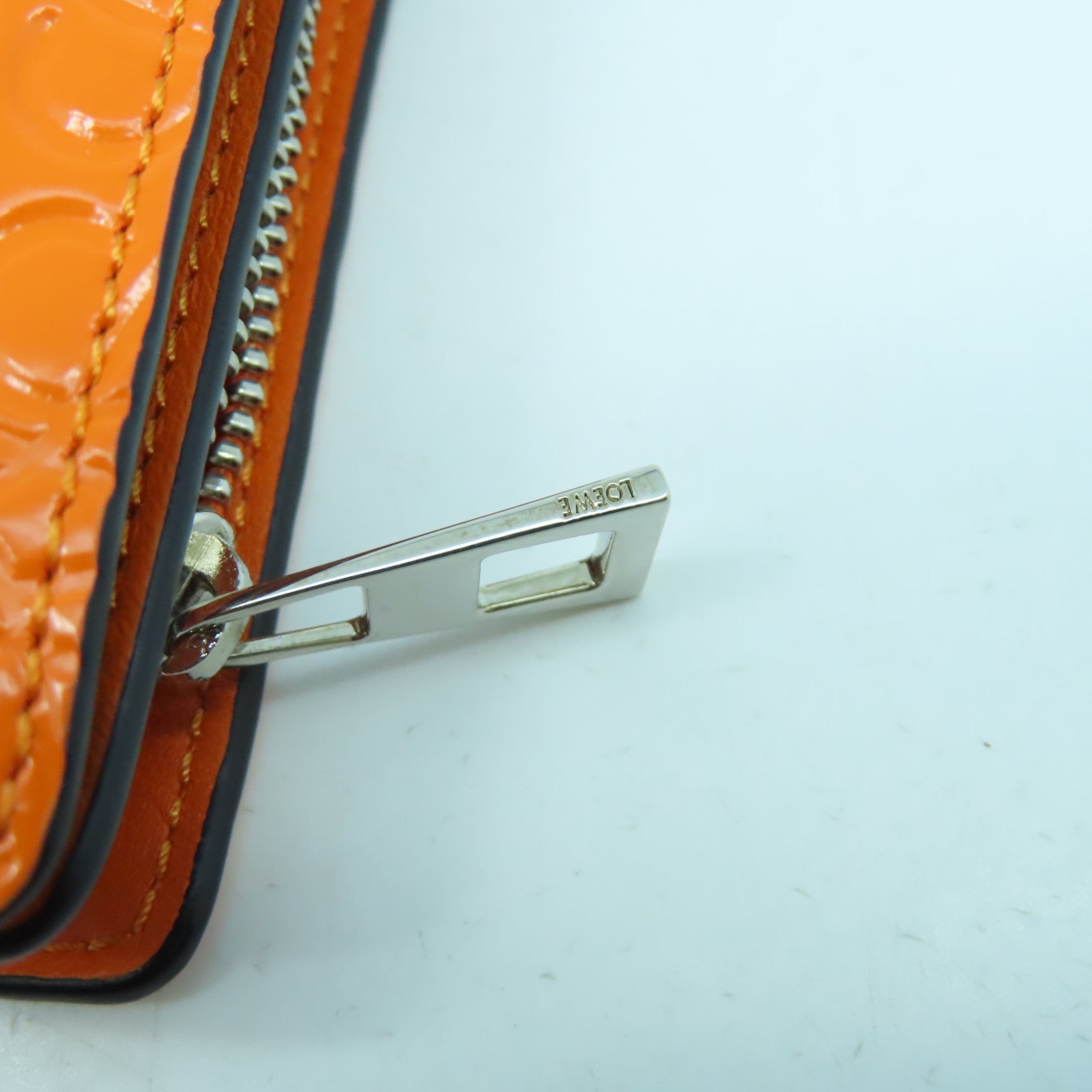 LOEWE 【激減優惠】牛皮皮革Wallet銀扣錢包橙色