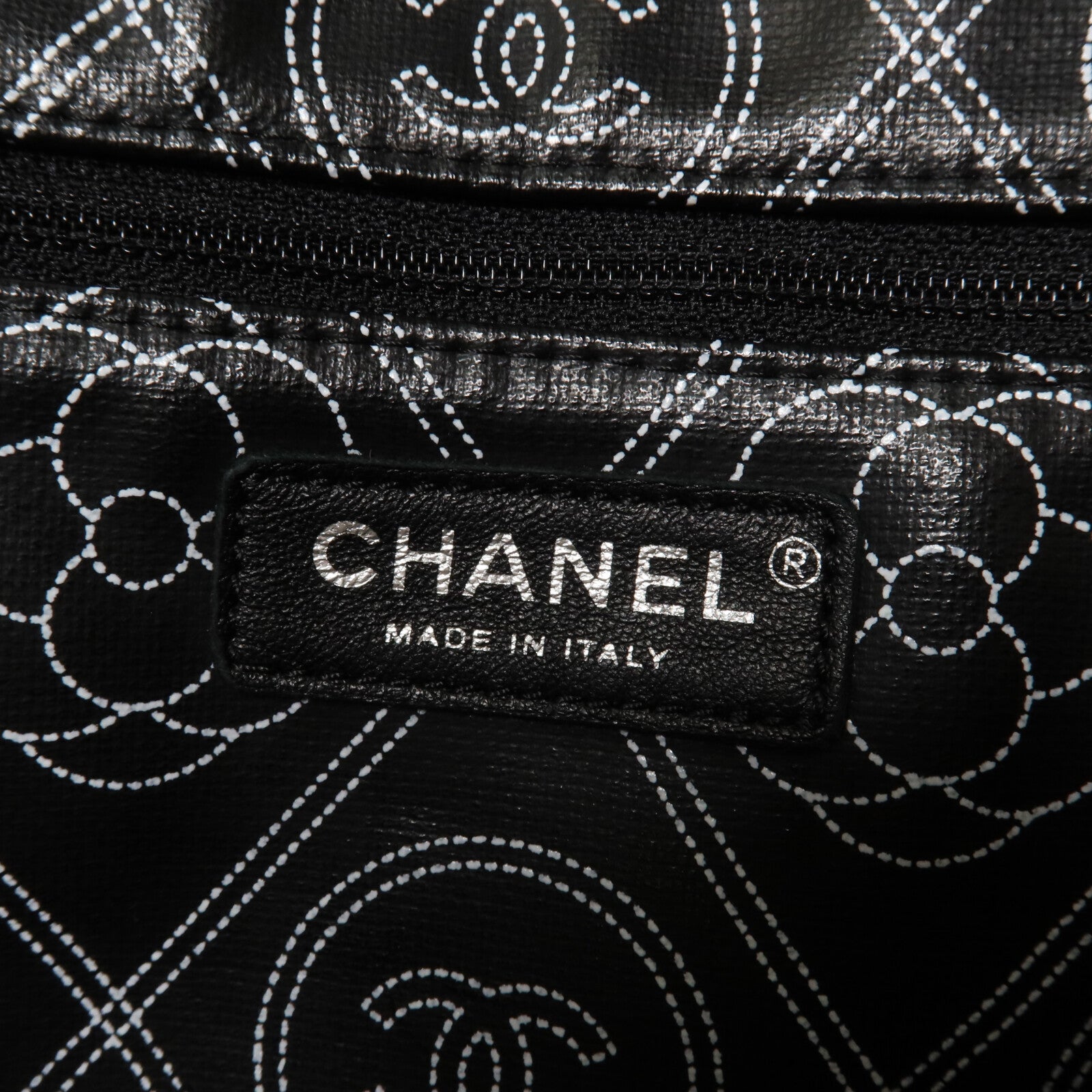 CHANEL 塗層帆布Maxi Bowling Bag鏈帶手挽肩背兩用袋