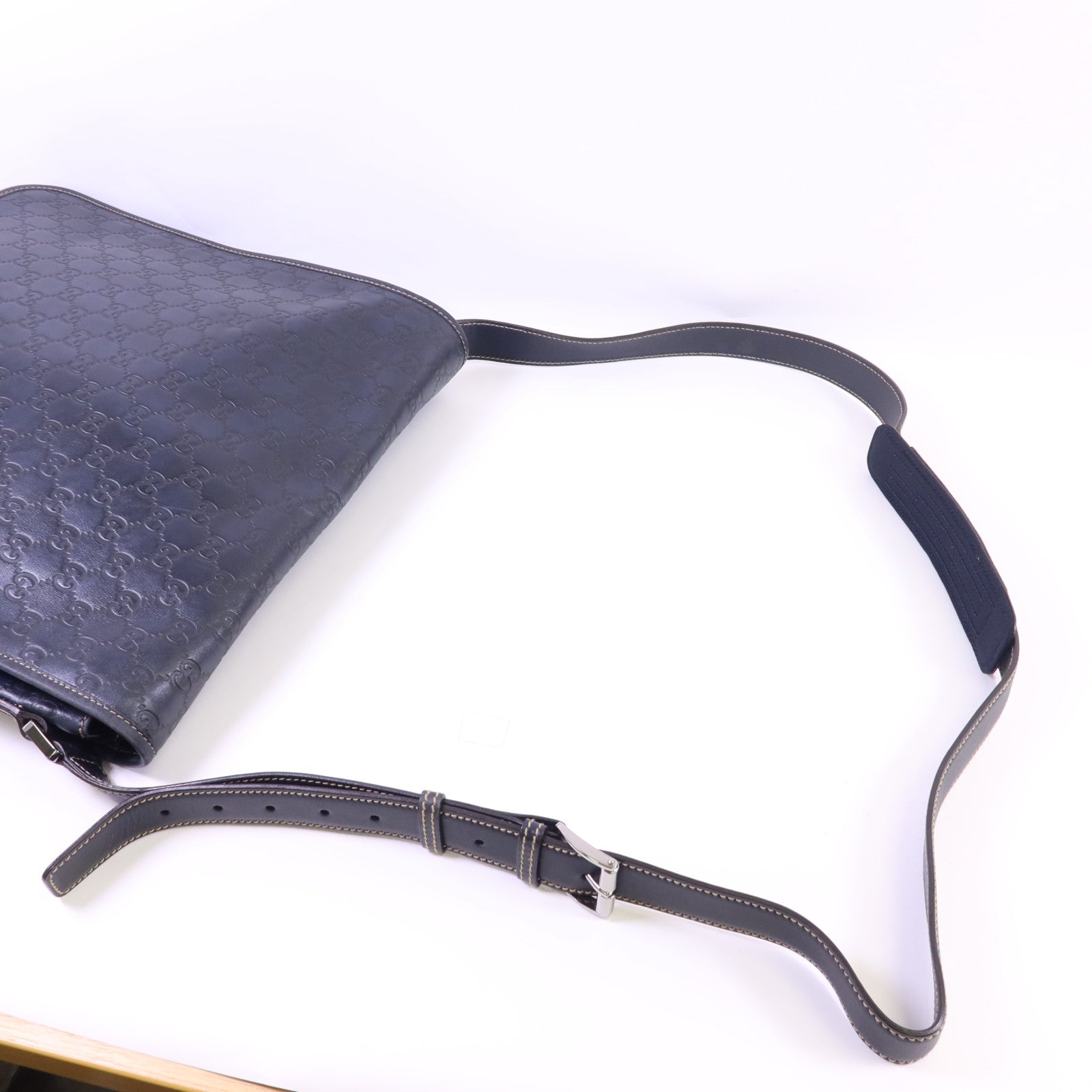 GUCCI 牛皮皮革Messenger Bag銀扣肩背袋