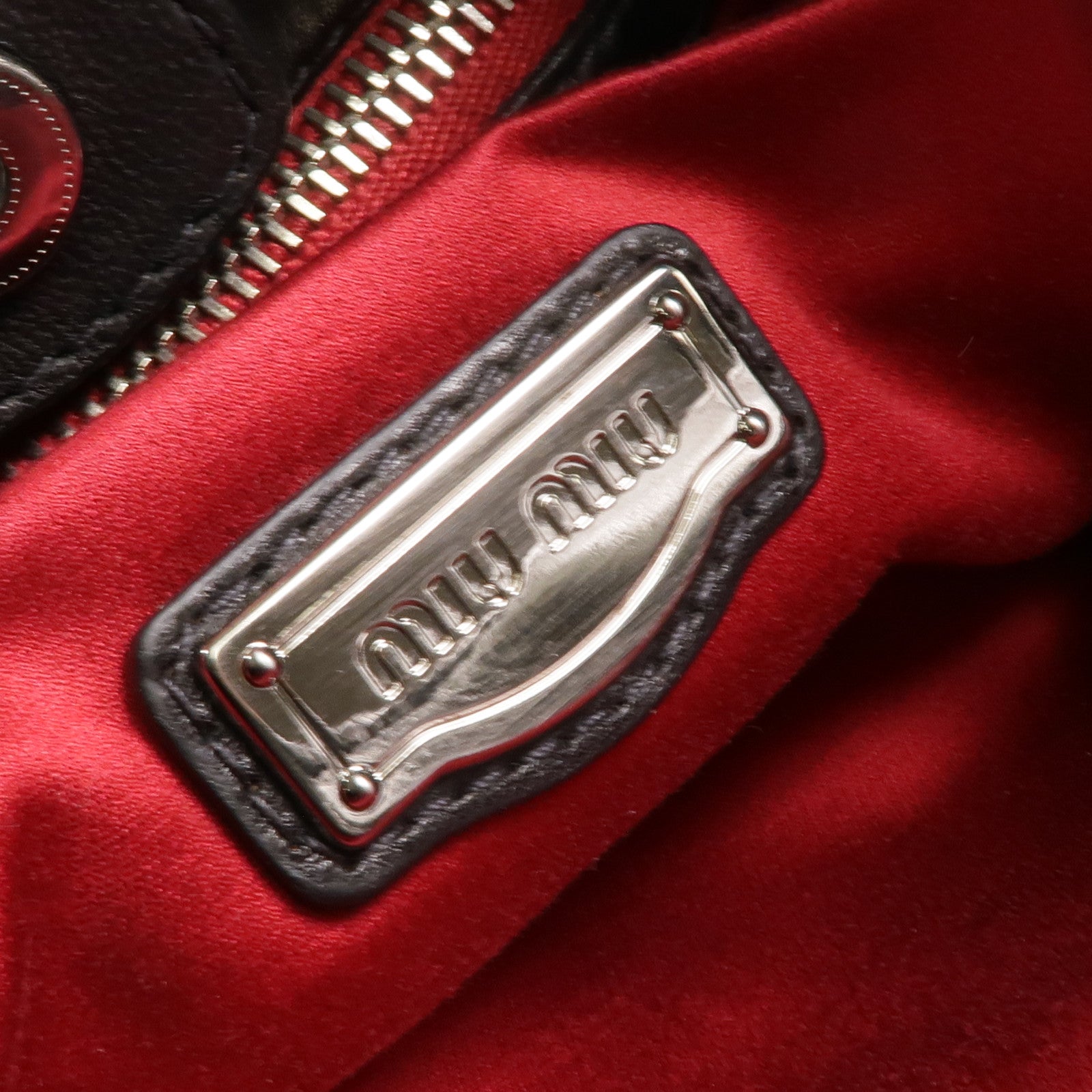 Miu Miu 羊皮皮革Chain Shoulder銀扣鏈帶肩背袋