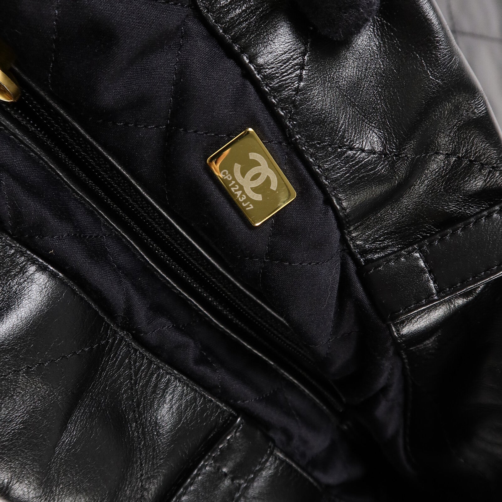 CHANEL 牛皮皮革Chanel 22 Backpack背包