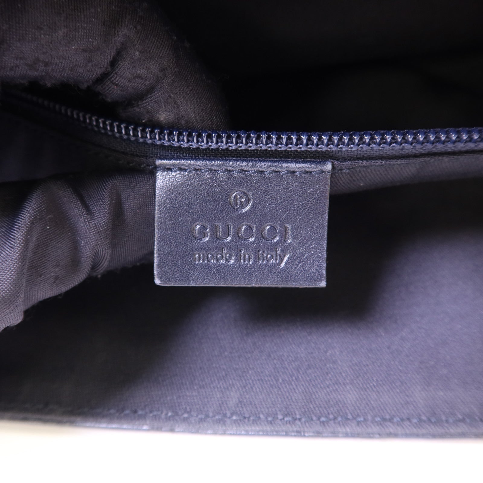 GUCCI 牛皮皮革Messenger Bag銀扣肩背袋