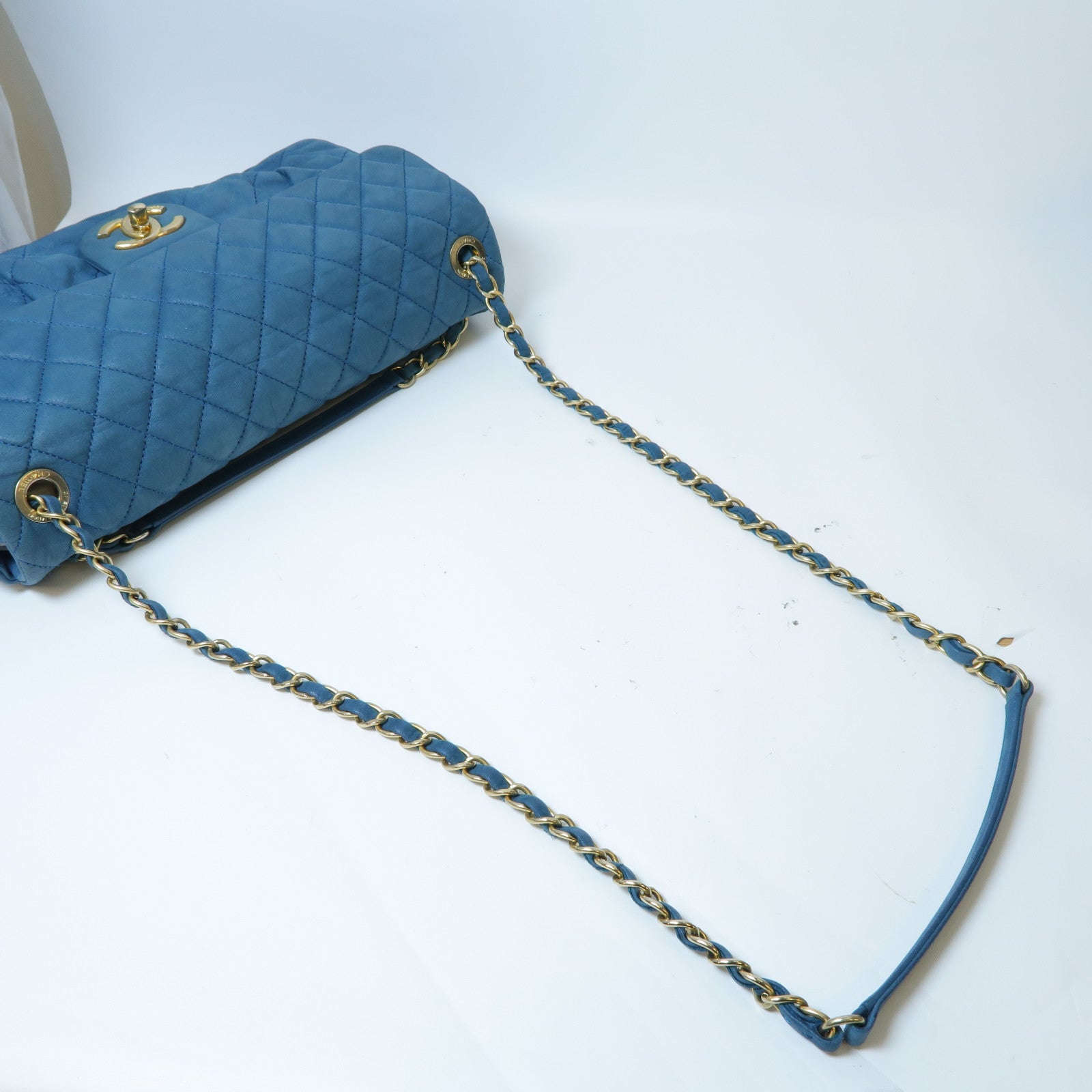 CHANEL 菱格牛皮皮革Chain Shoulder金扣鏈帶肩背袋藍色