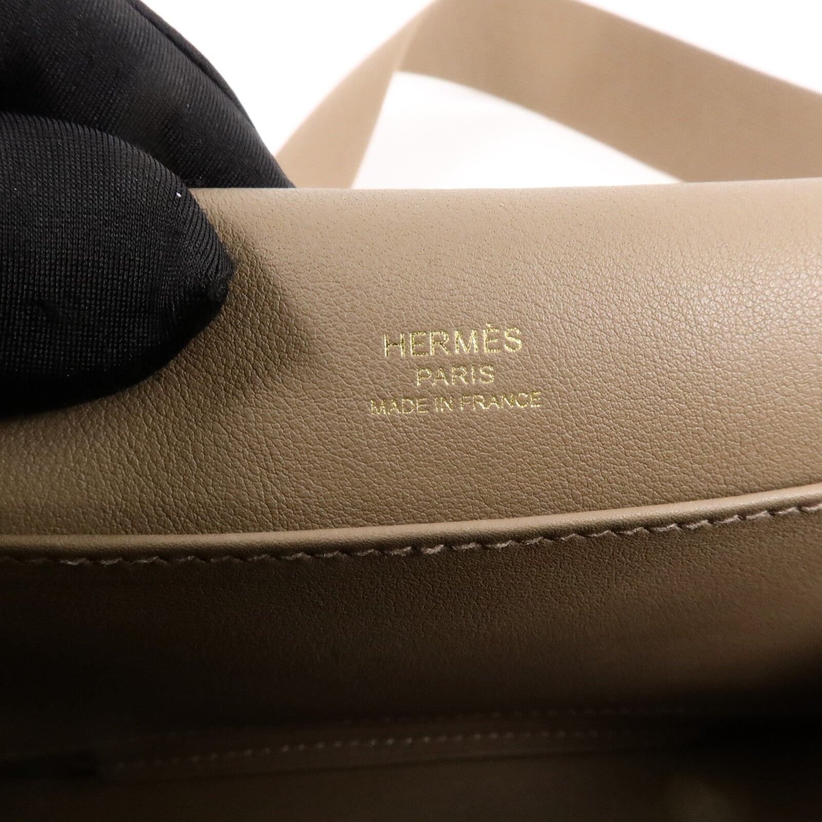 HERMES Chevre皮革Geta肩背袋Etoupe
