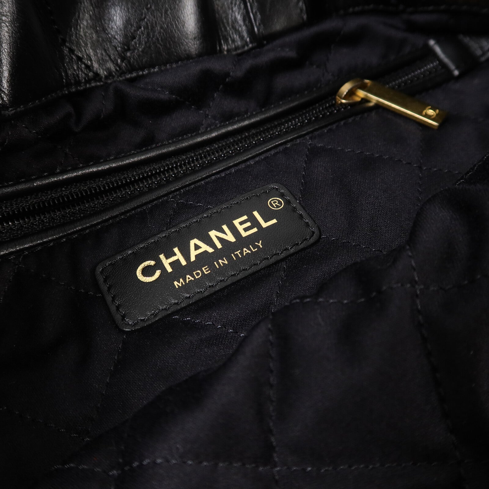 CHANEL 牛皮皮革Chanel 22 Backpack背包