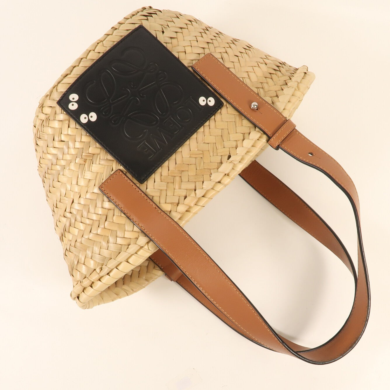 LOEWE 牛皮皮革/酒椰Studio Ghibli Dust Bunnies Small Basket銀扣手挽袋