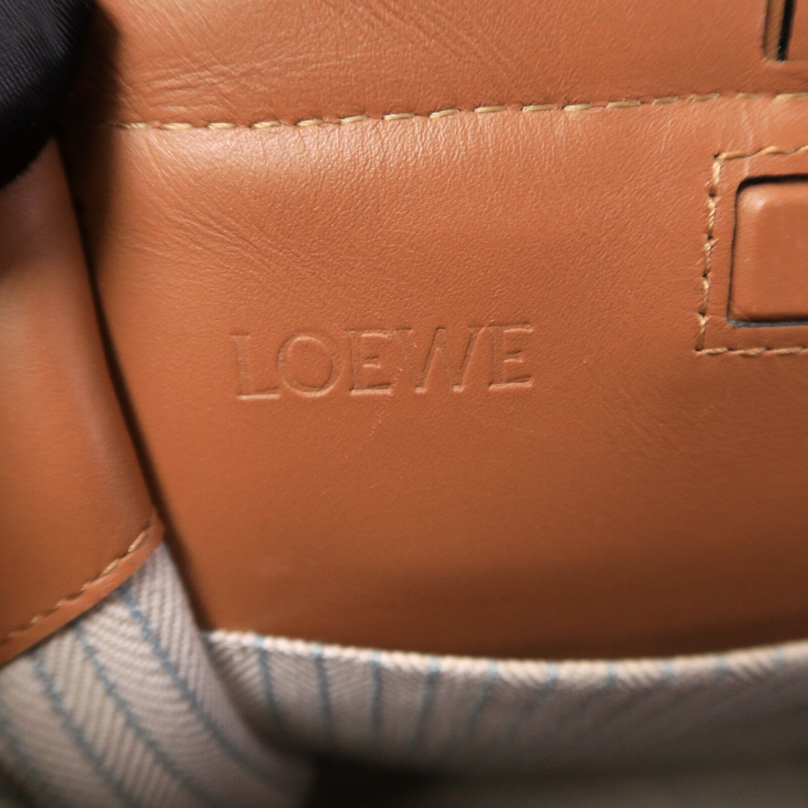 LOEWE 帆布Cushion Tote手挽袋