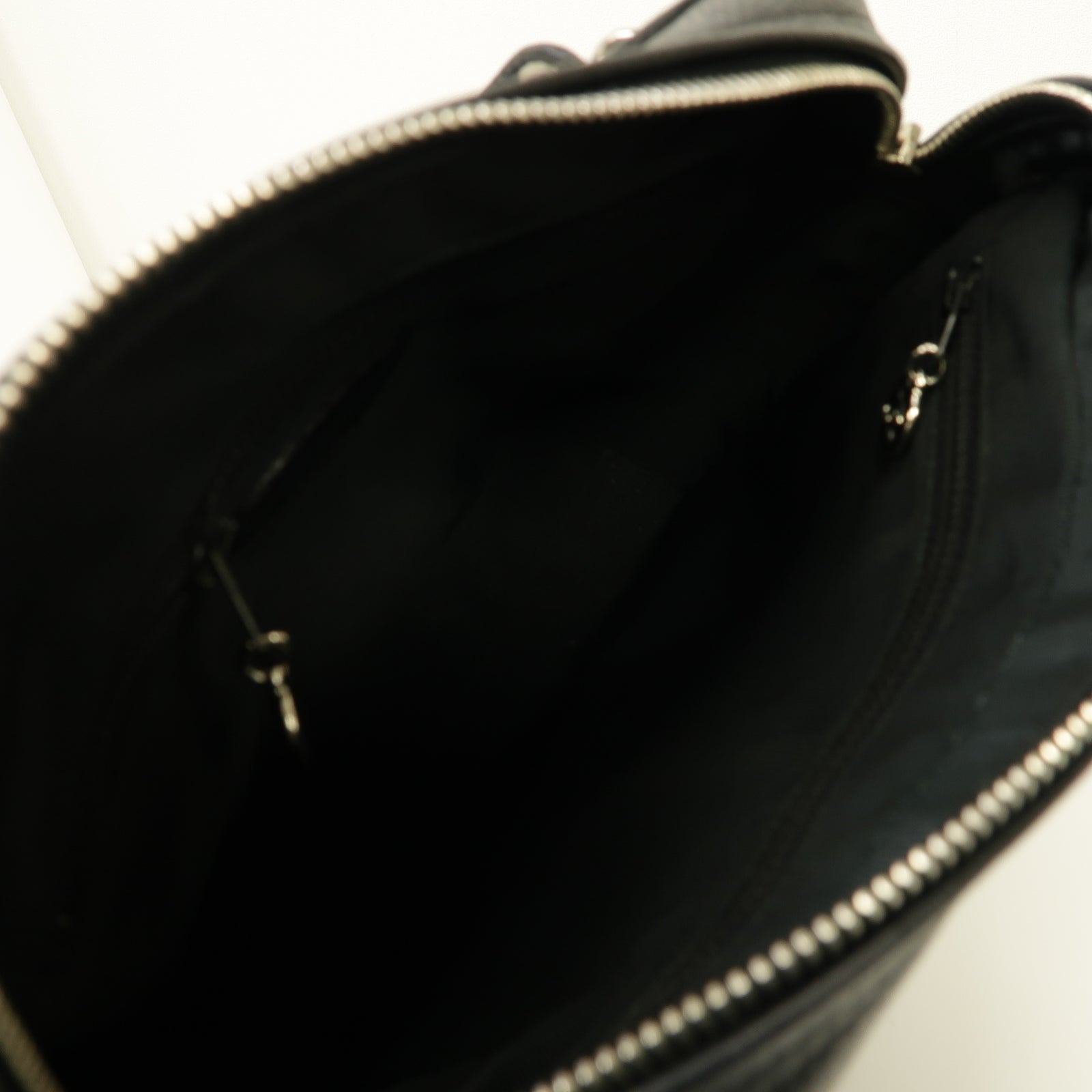 CHANEL 牛皮皮革Shoulder Bag銀扣肩背袋黒色