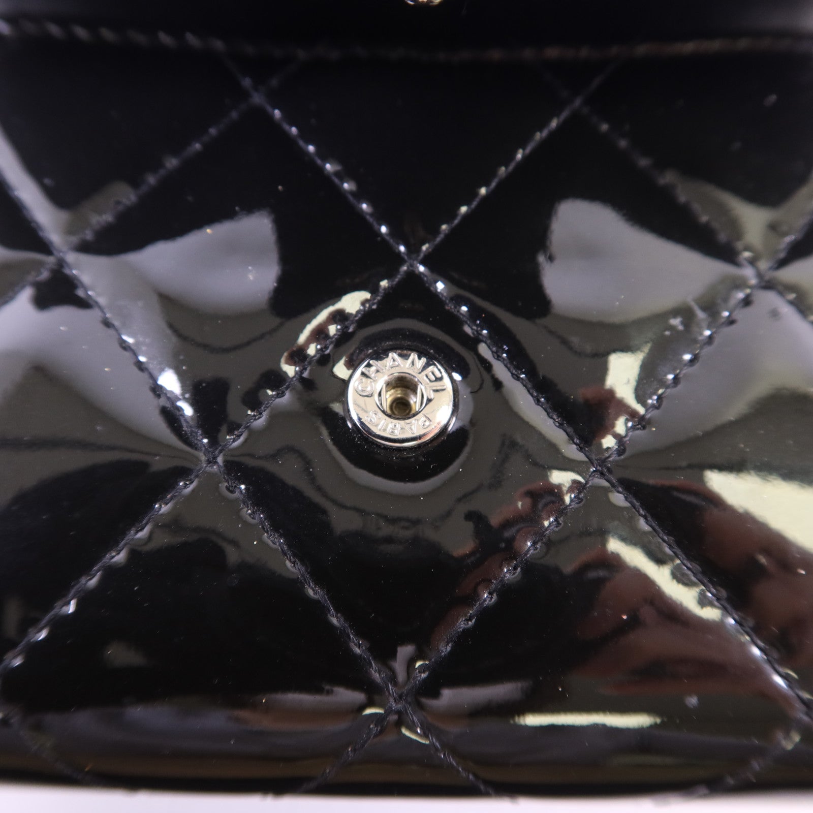 CHANEL 漆皮皮革Card Case銀扣卡片套