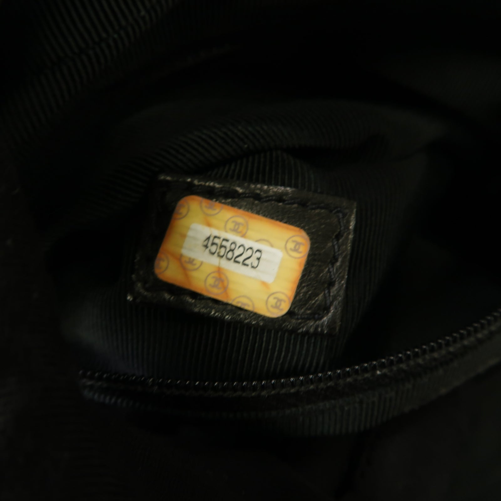 CHANEL 牛皮皮革Shoulder Bag銀扣肩背袋黒色