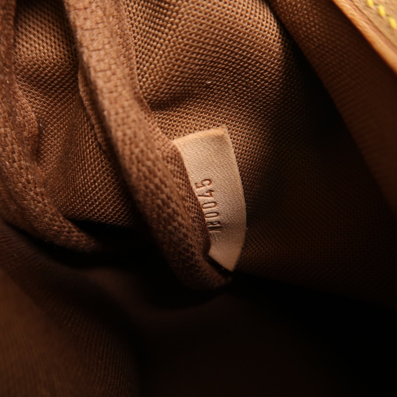 LOUIS VUITTON Monogram Saumur 30金扣肩背袋