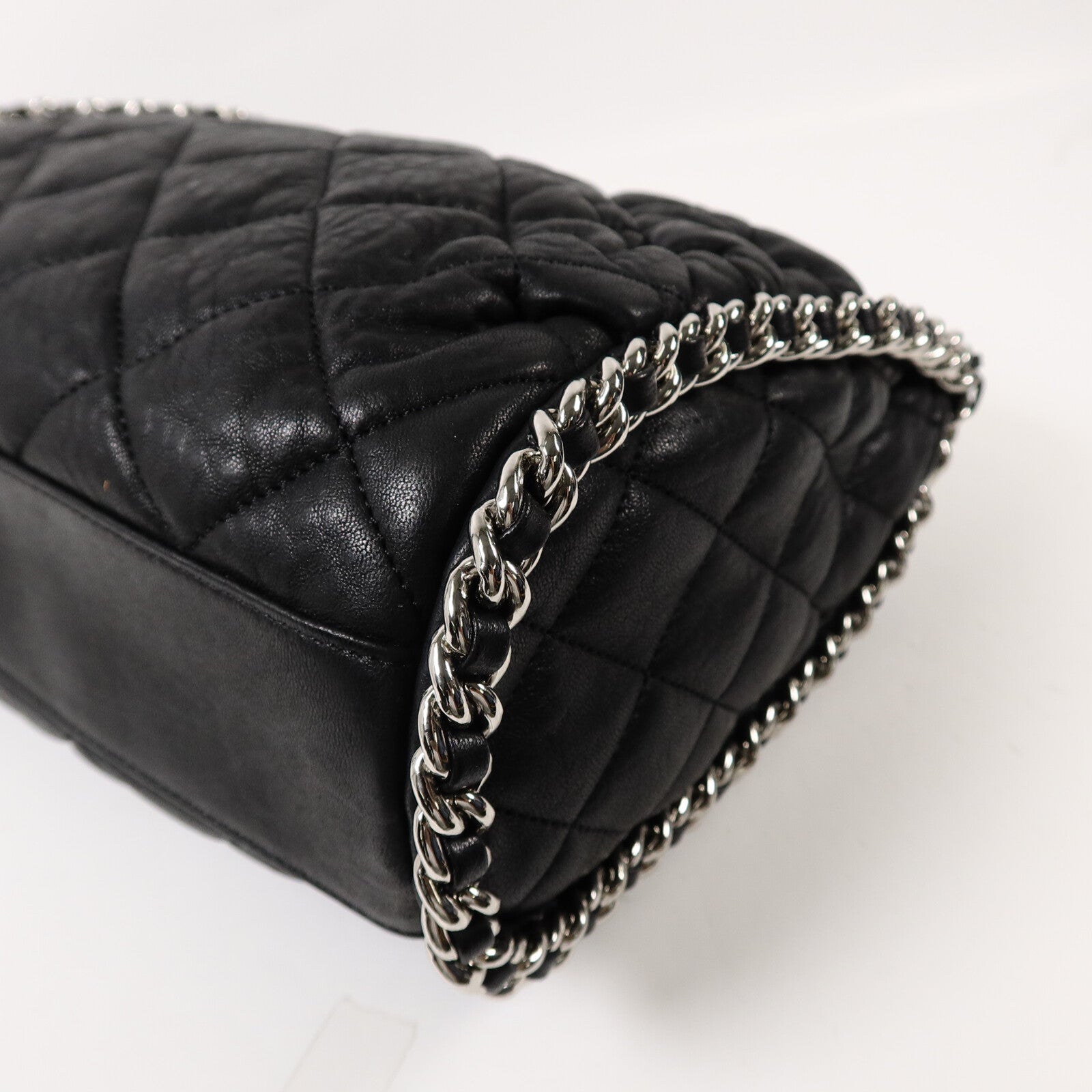 CHANEL 牛皮皮革Chain Around Hobo Bag鏈帶肩背袋