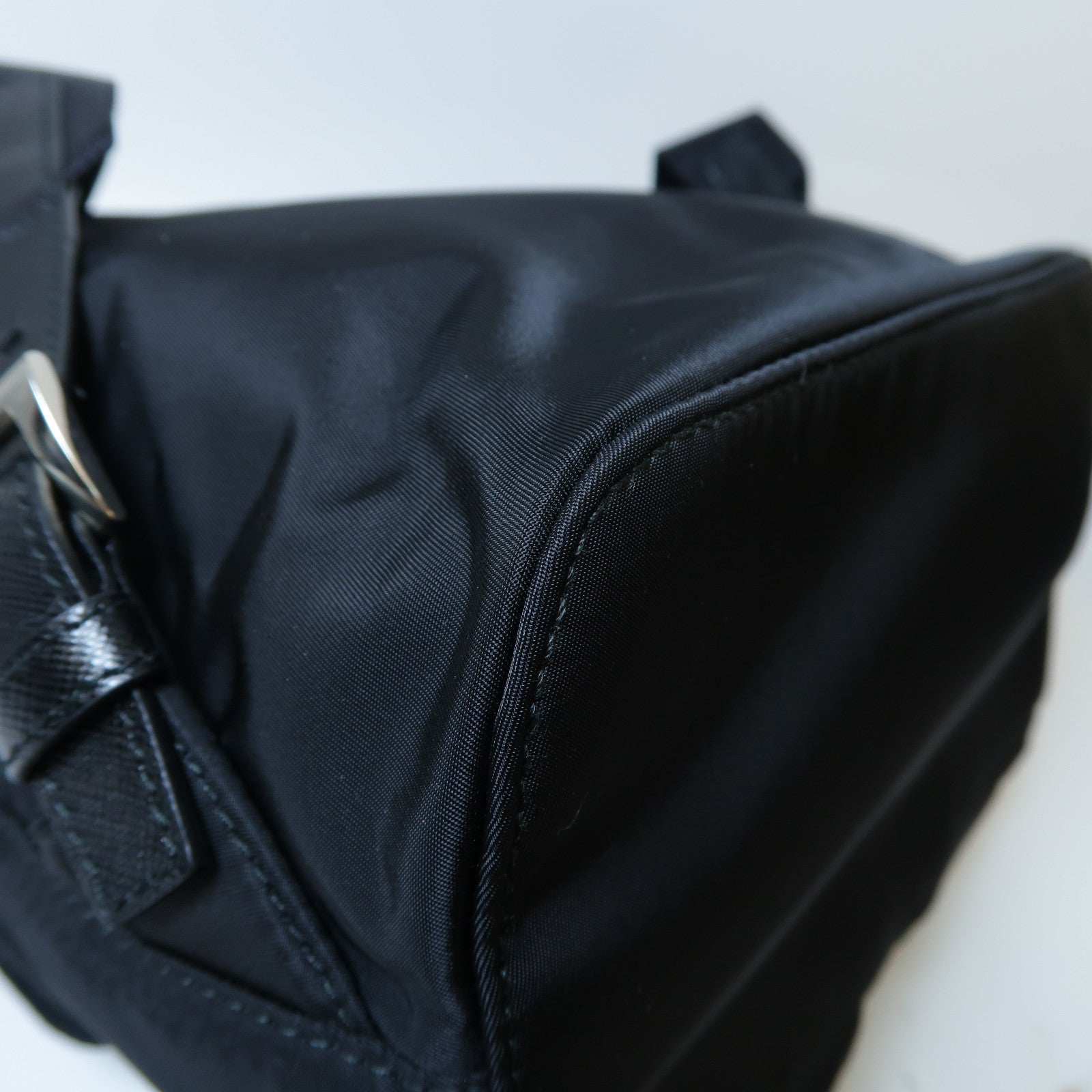 PRADA 尼龍Backpack銀扣背包黑色