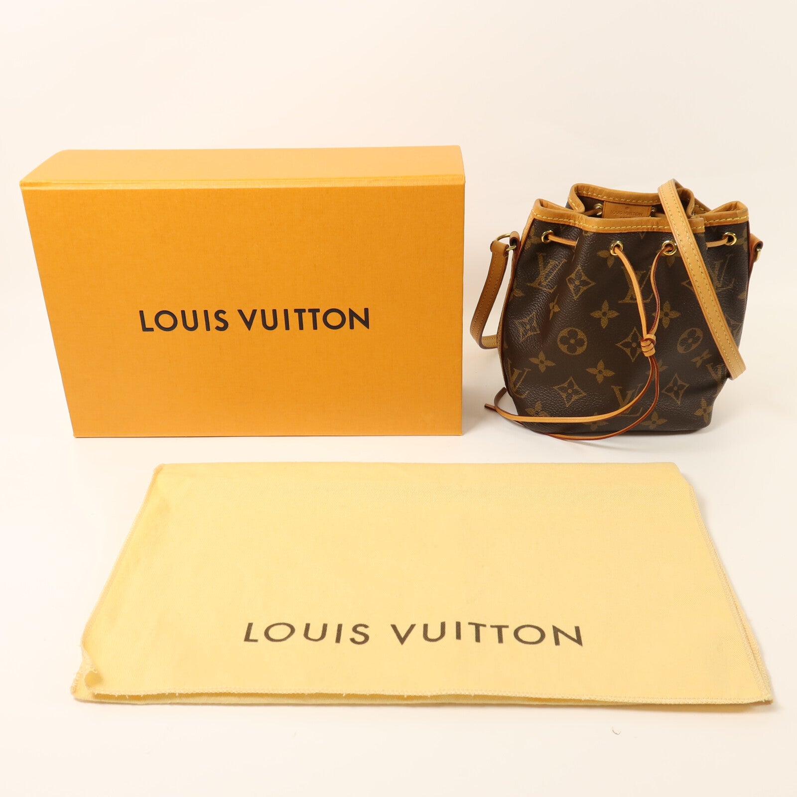 LOUIS VUITTON 【激減優惠】Monogram Nano Noe金扣肩背袋