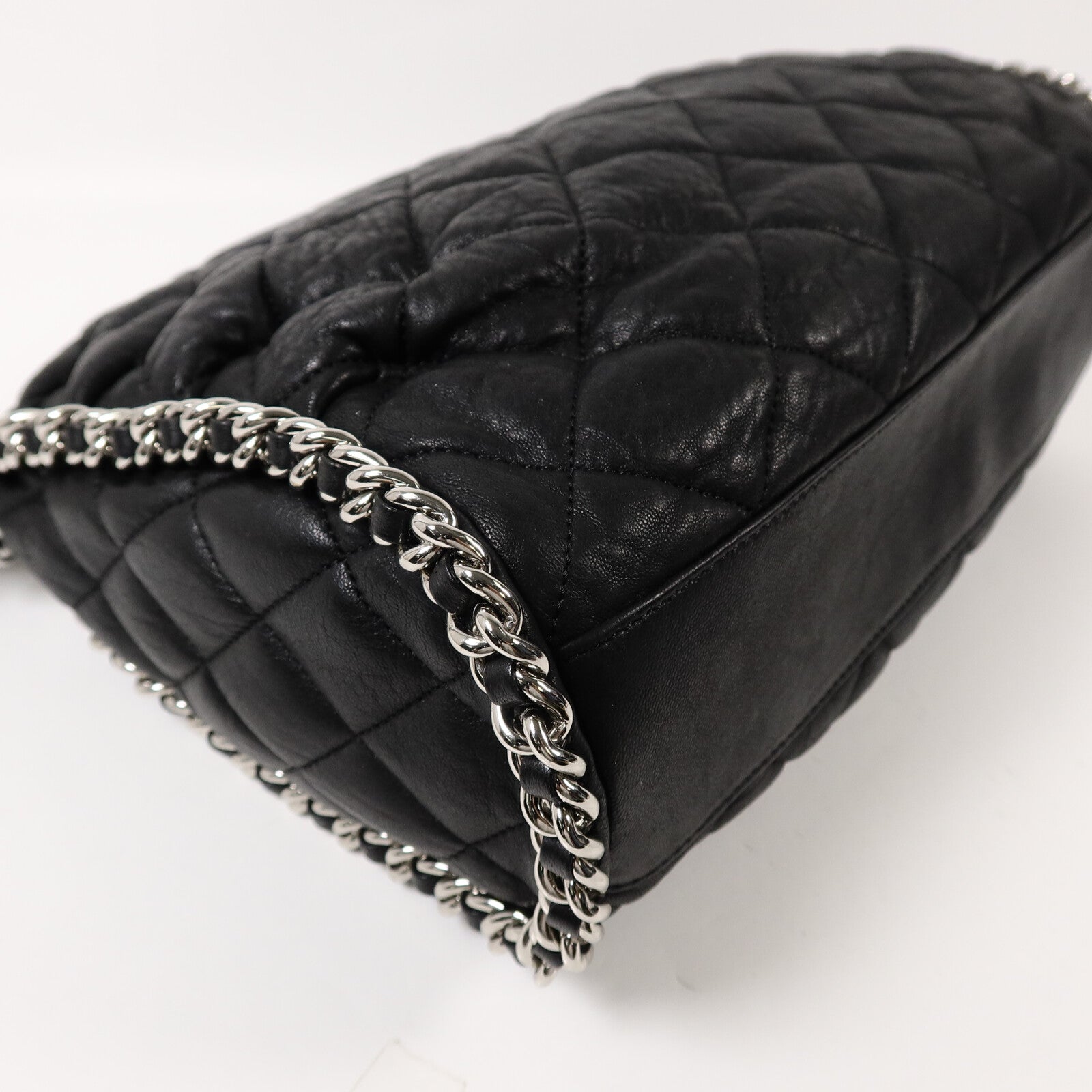 CHANEL 牛皮皮革Chain Around Hobo Bag鏈帶肩背袋