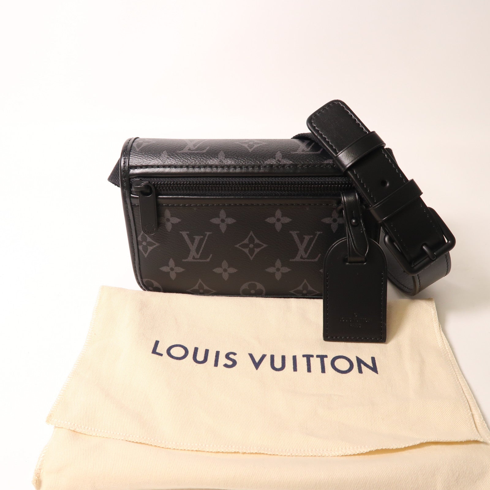 LOUIS VUITTON Monogram Eclipse Bosphore Wearable Wallet肩背袋