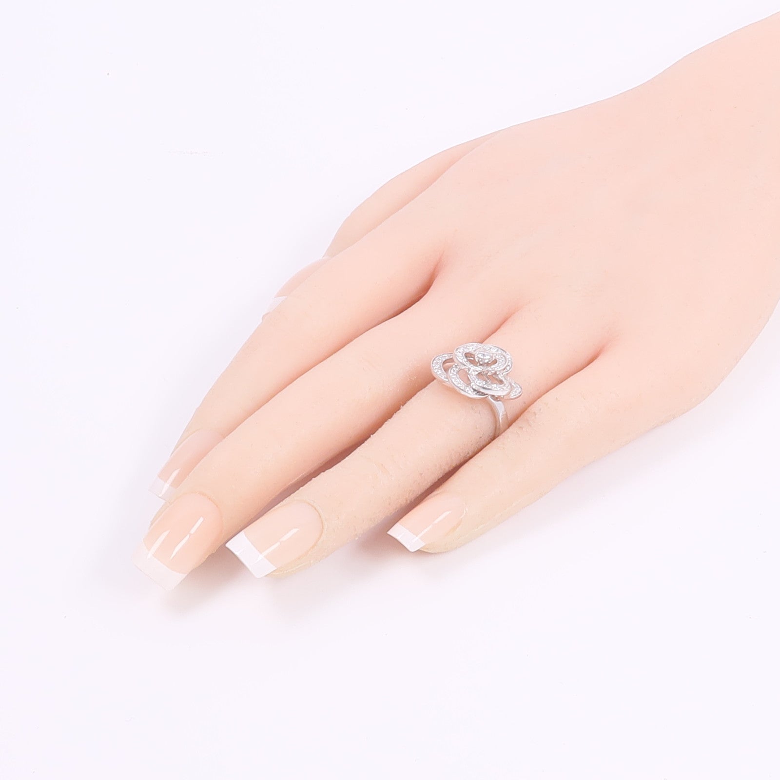 CHANEL 18K白金Camellia Ring鑽石戒指