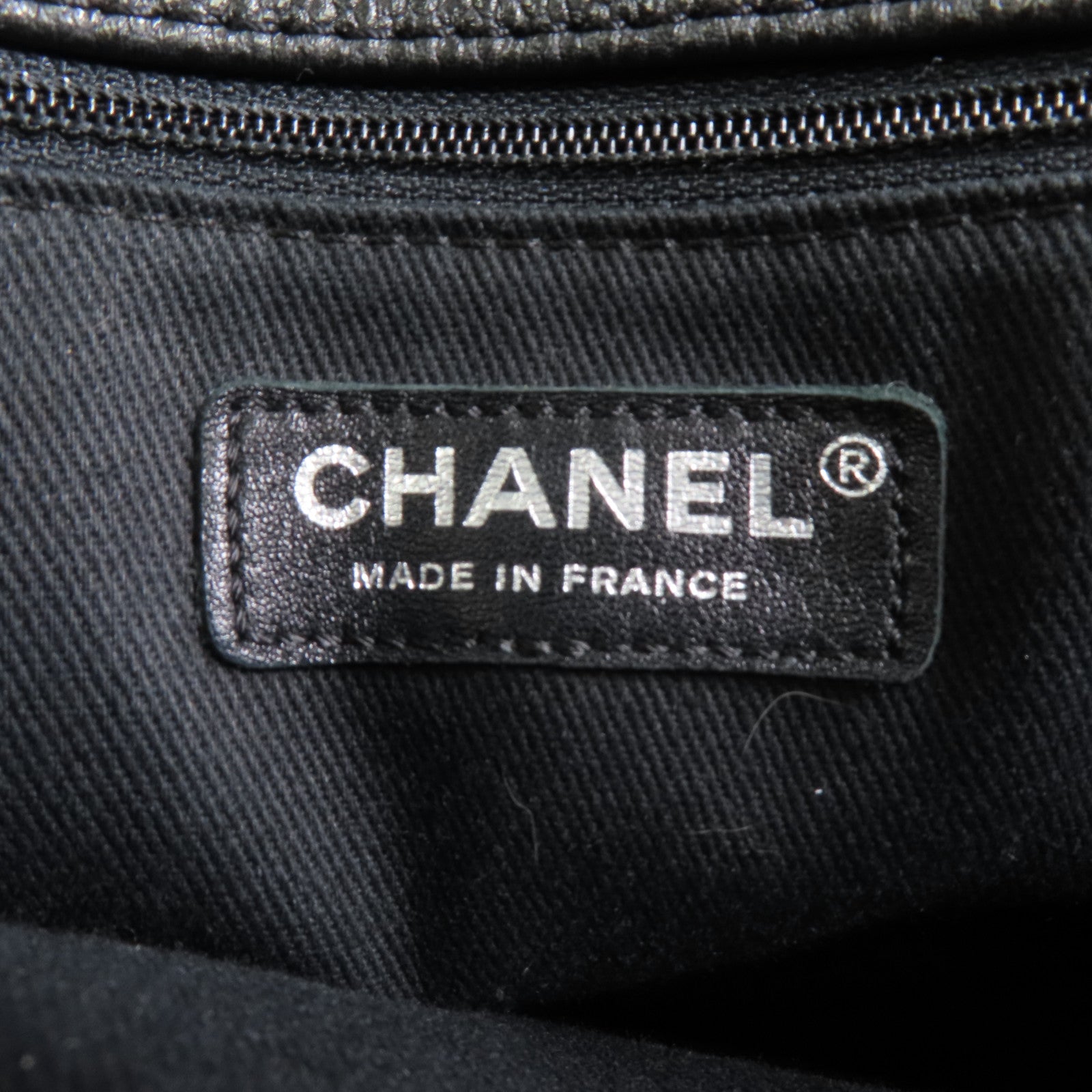 CHANEL 牛皮皮革Shoulder Bag銀扣肩背袋