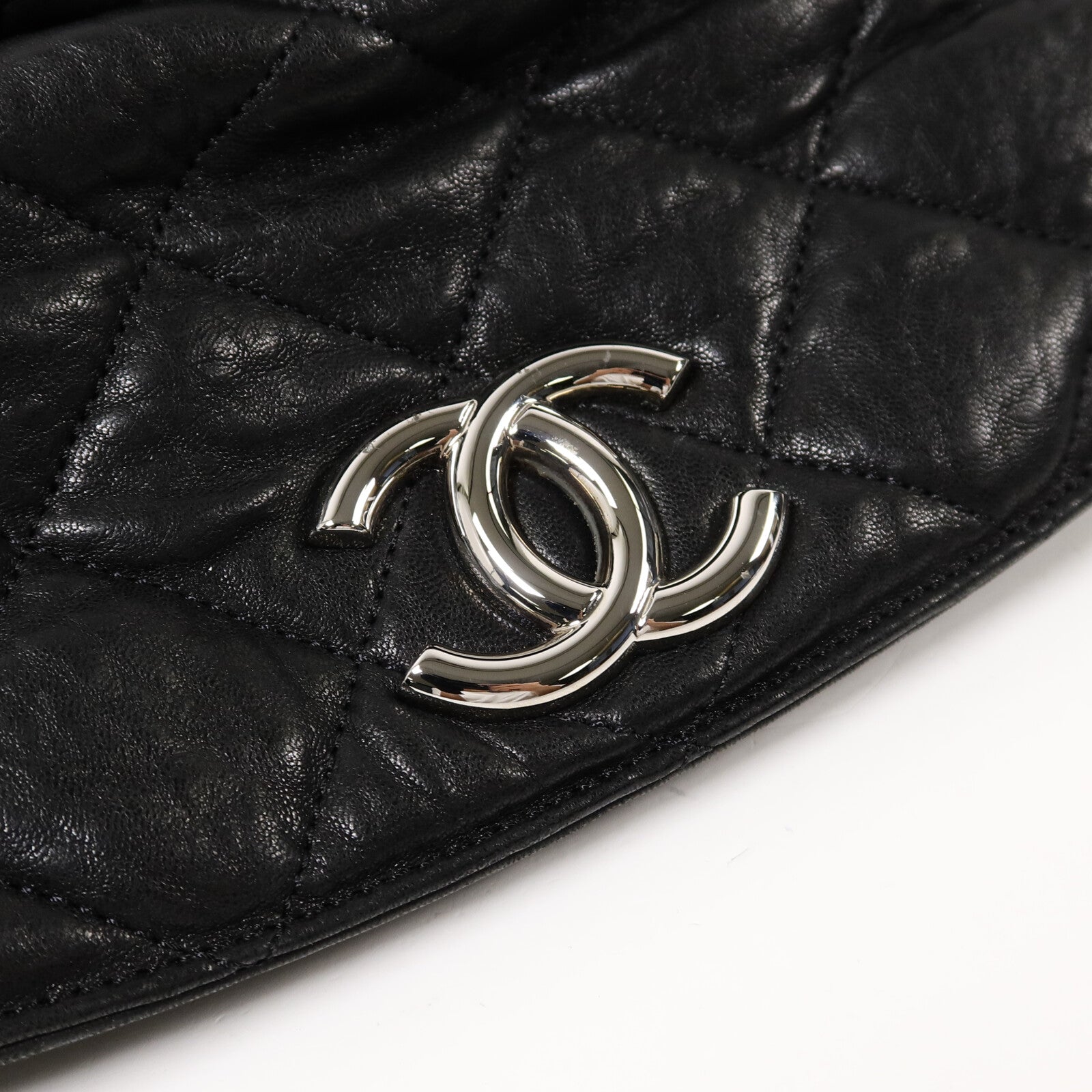 CHANEL 牛皮皮革Chain Around Hobo Bag鏈帶肩背袋