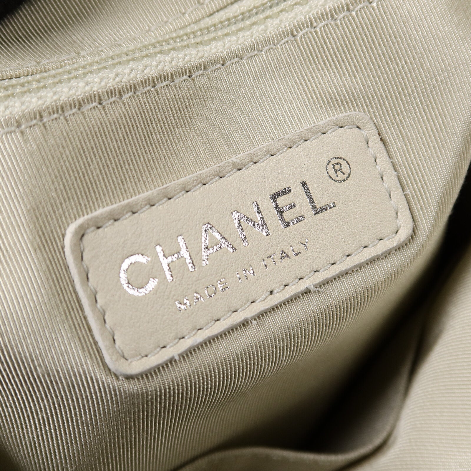 CHANEL 牛皮皮革Chain Around Hobo Bag鏈帶肩背袋