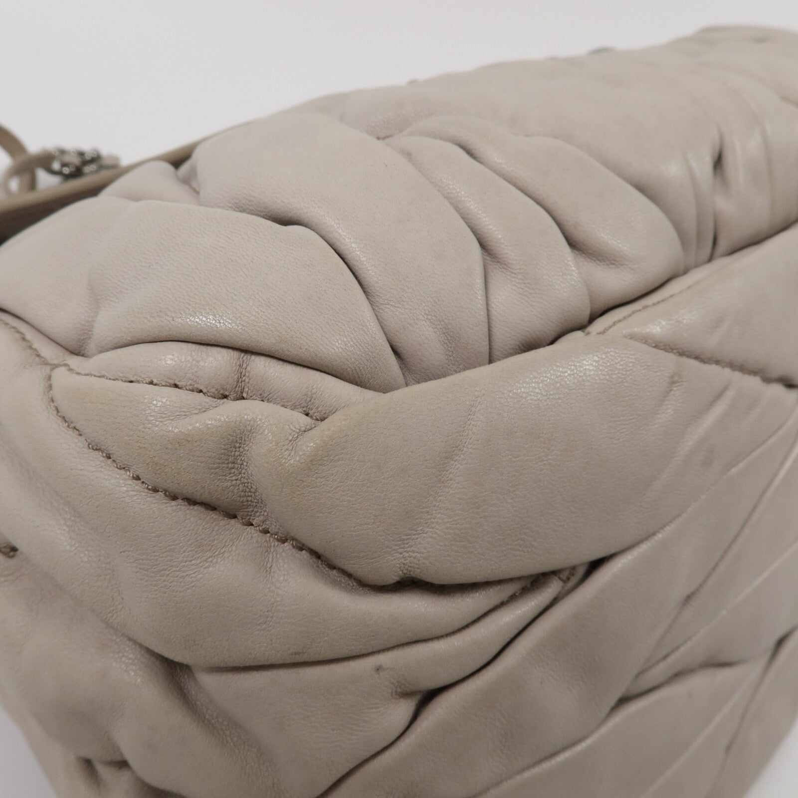 Miu Miu 牛皮皮革Shoulder Bag鏈帶肩背袋
