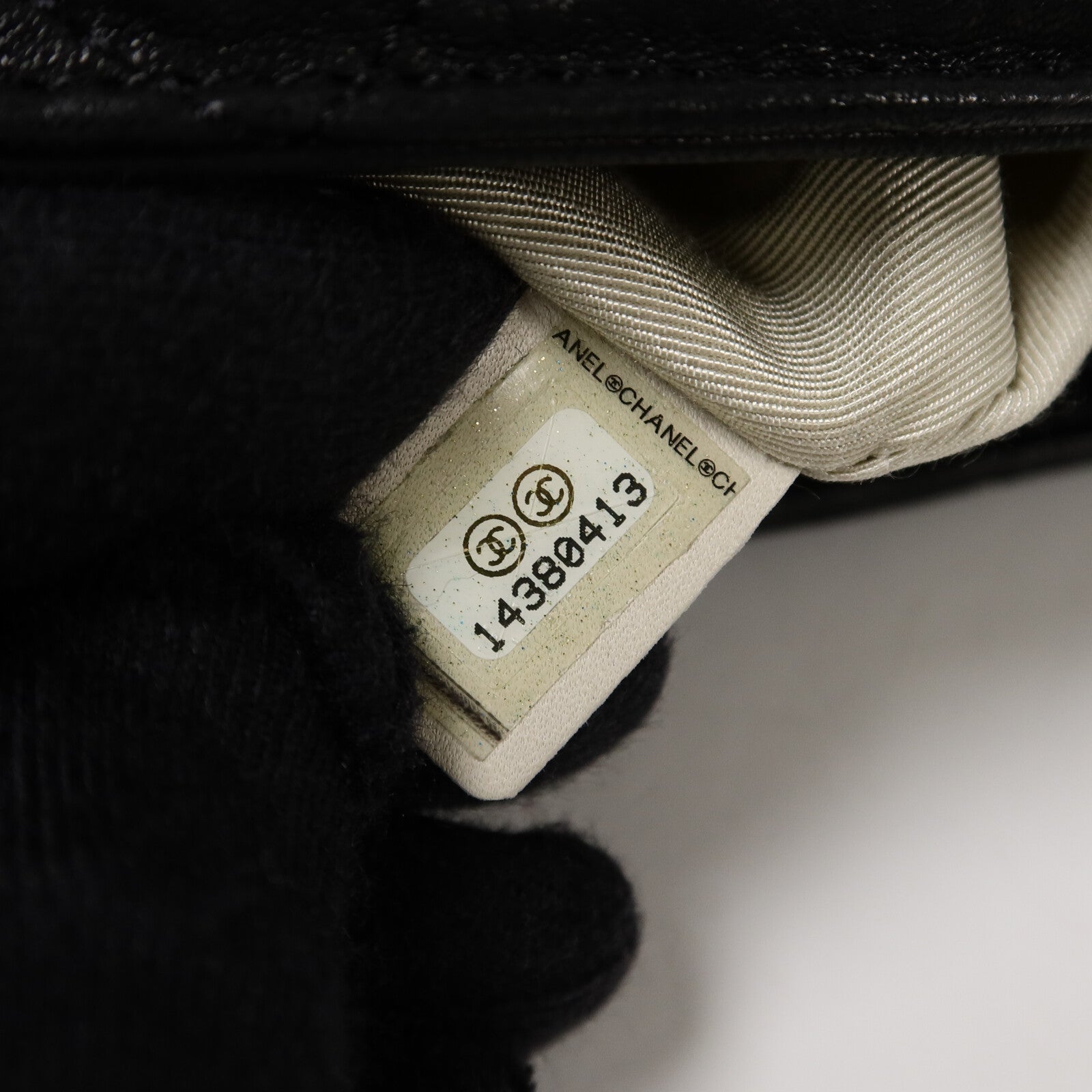 CHANEL 牛皮皮革Chain Around Hobo Bag鏈帶肩背袋