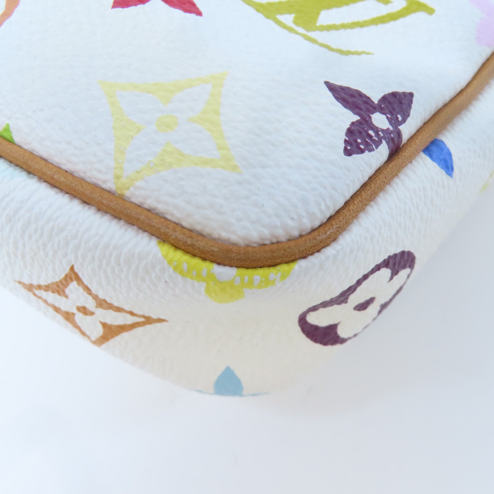 LOUIS VUITTON Monogram Pochette Accessoires金扣手挽袋白色/彩色