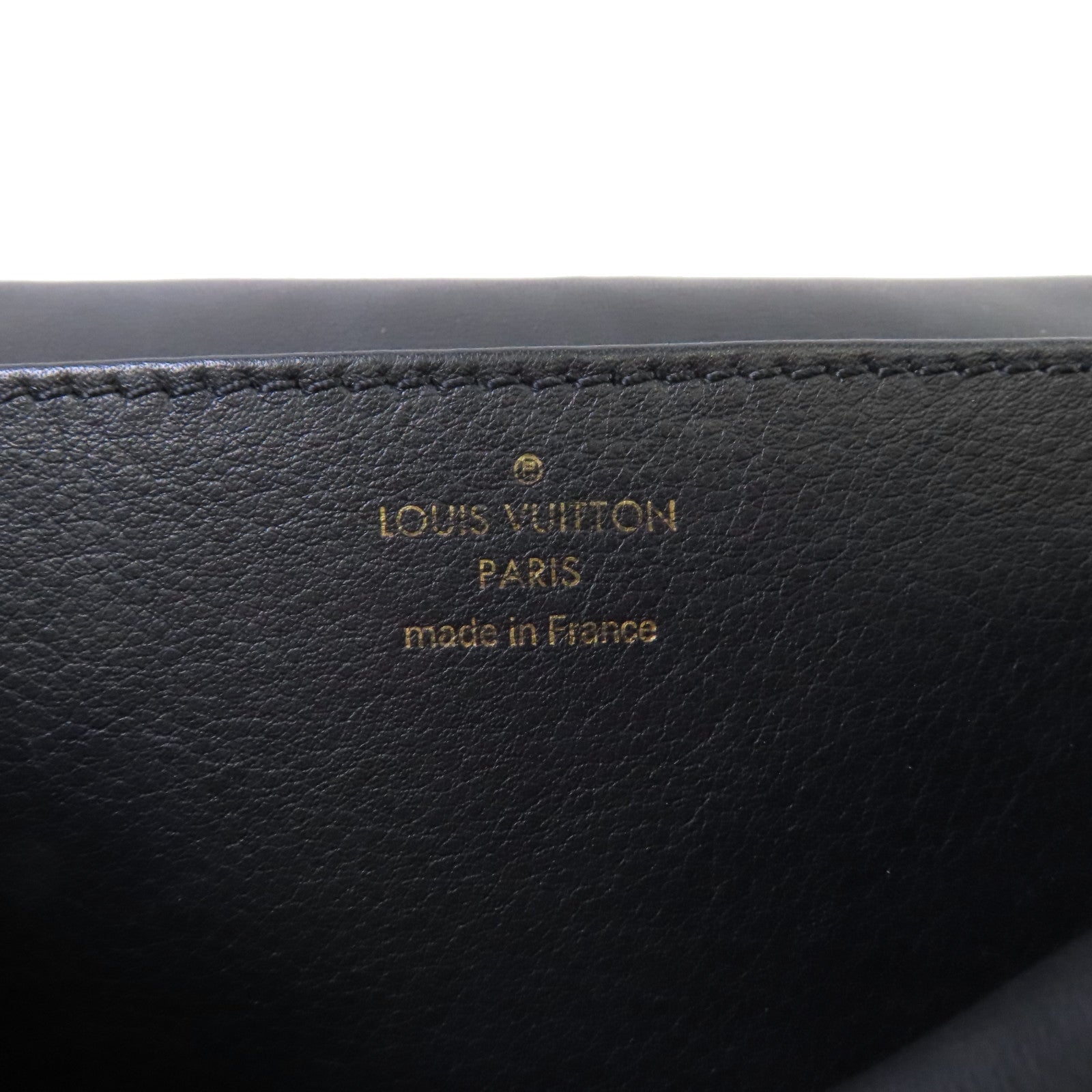 LOUIS VUITTON 牛皮皮革Vivienne NM Shoulder Bag金扣肩背袋黑色