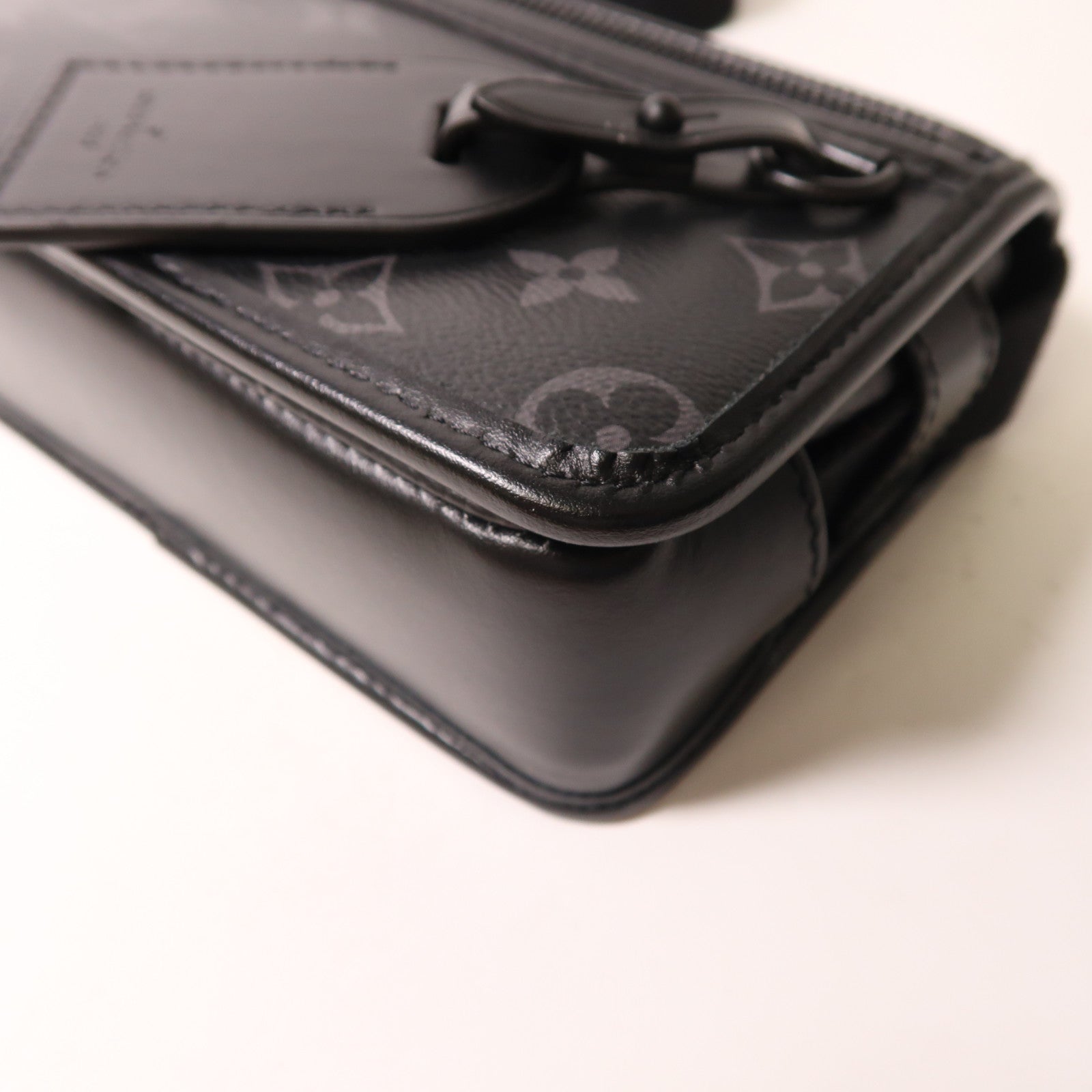 LOUIS VUITTON Monogram Eclipse Bosphore Wearable Wallet肩背袋
